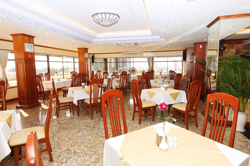 Lotus Saigon Hotel 4*