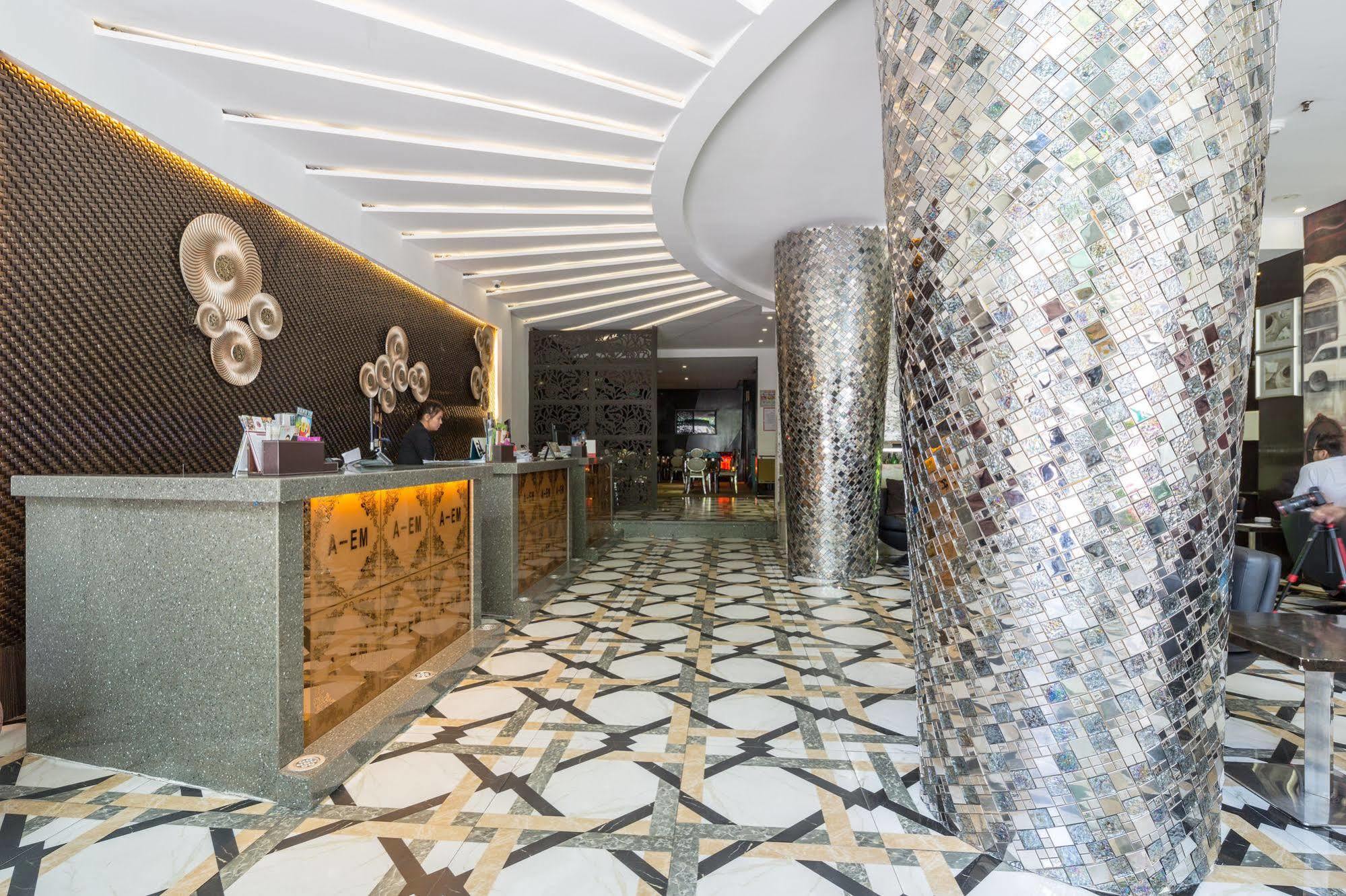 A&em Ba Trung Hotel