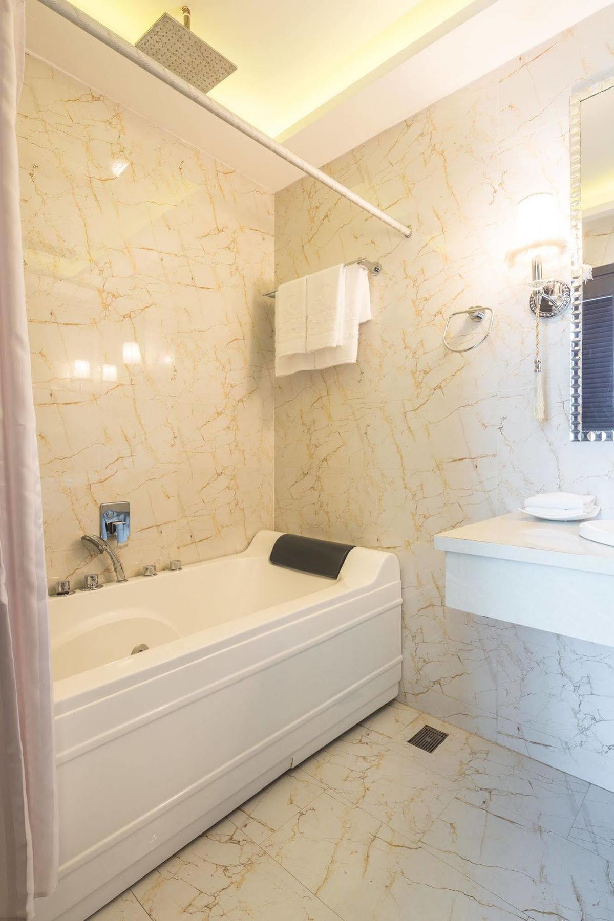 Hotel A&em Ba Trung Ho Chi Minh City