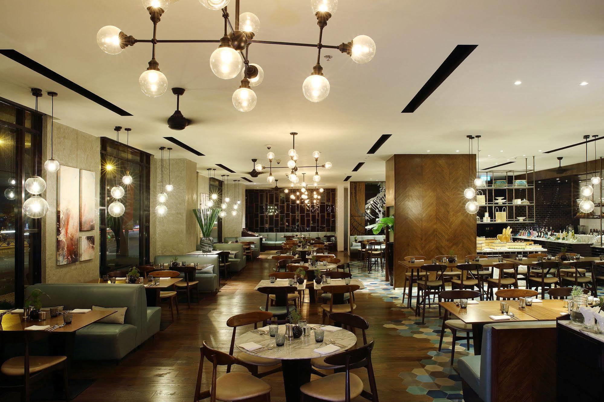 Renaissance Riverside Sài Gòn 5* TP. Hồ Chí Minh