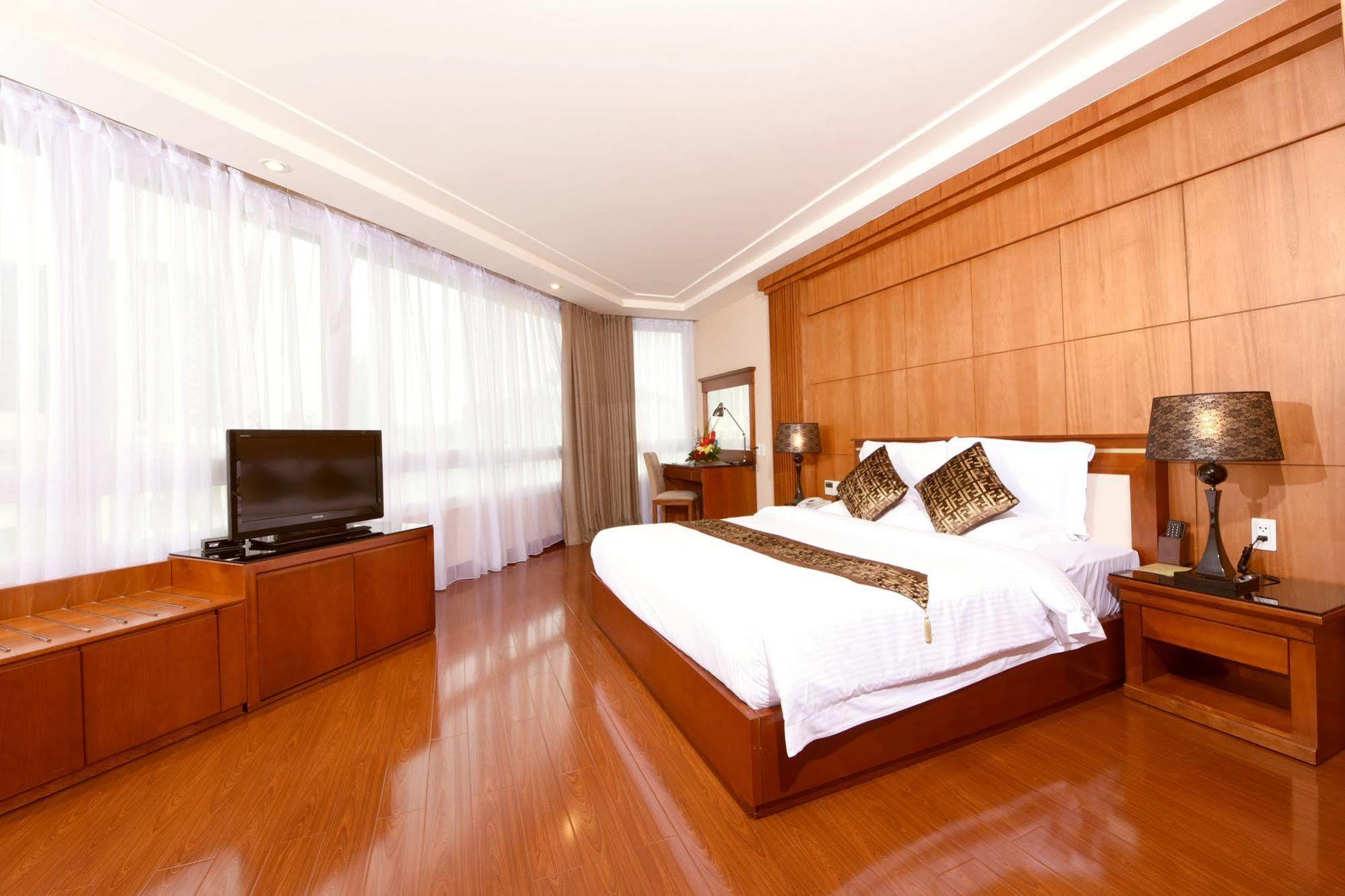 Nhat Ha L'opera 4* Bandar Ho Chi Minh
