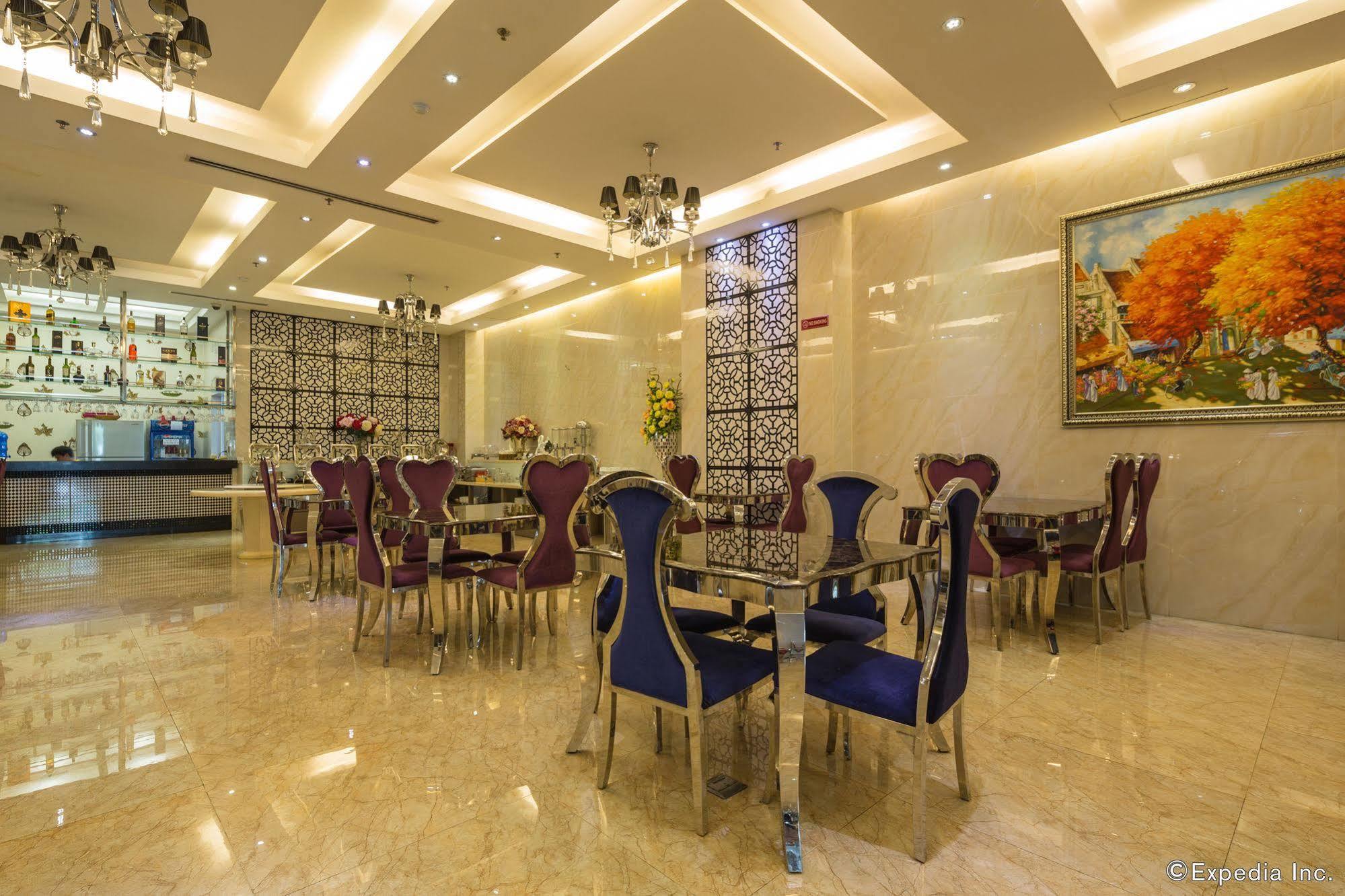 Adora Art Khách sạn 4*