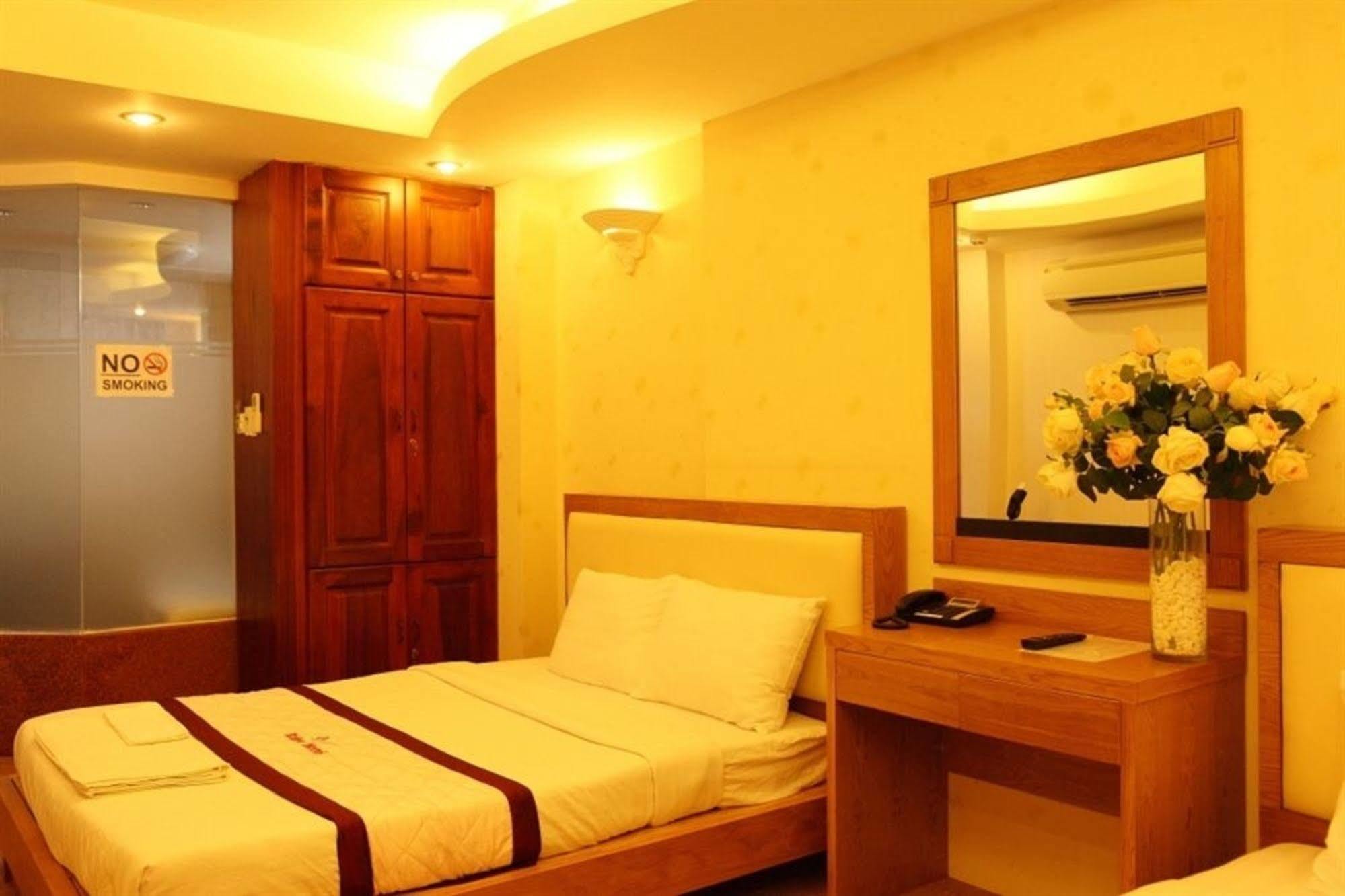 Ruby Hotel 2*