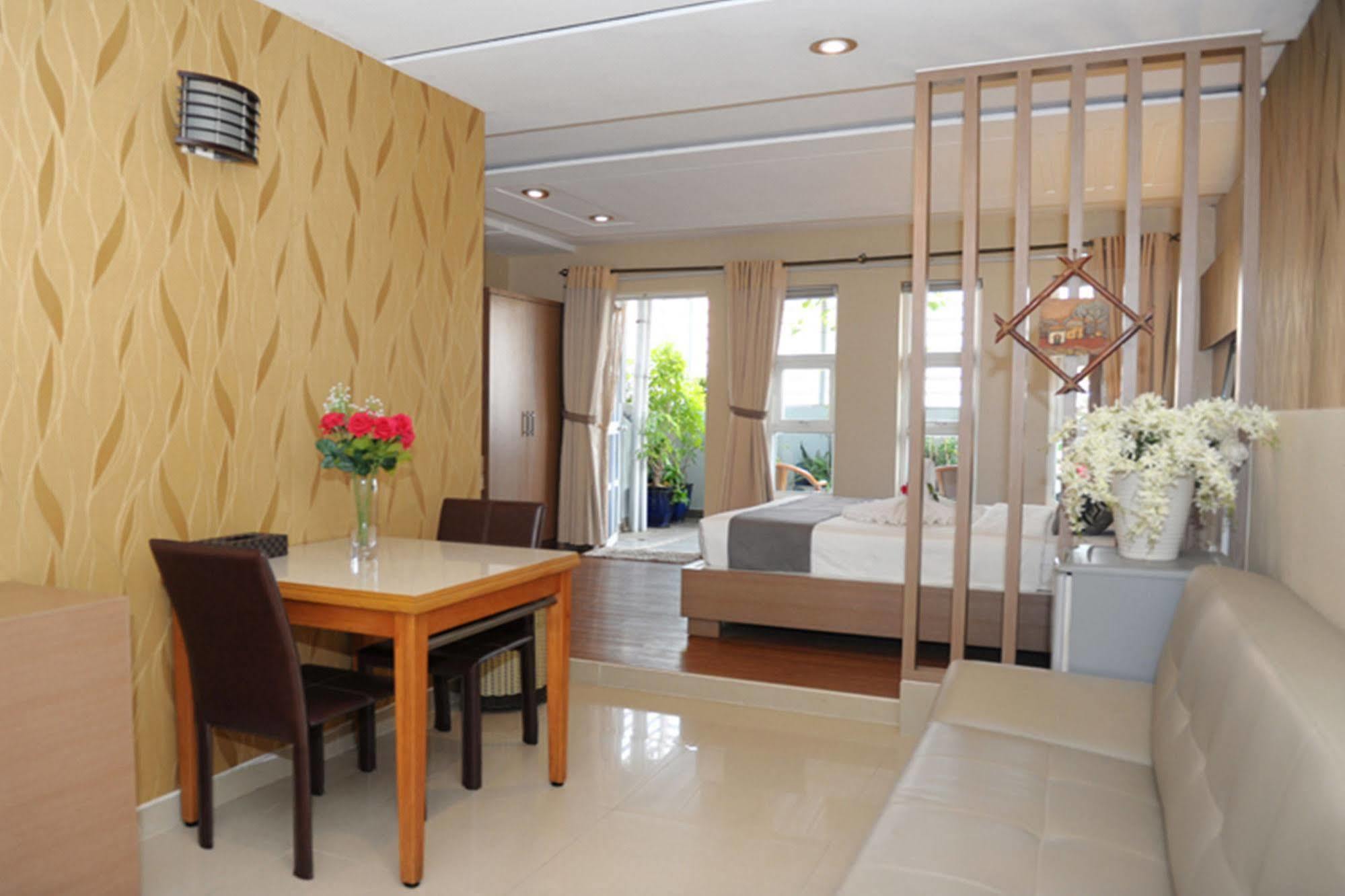 Hotel Thuy Sakura & Serviced