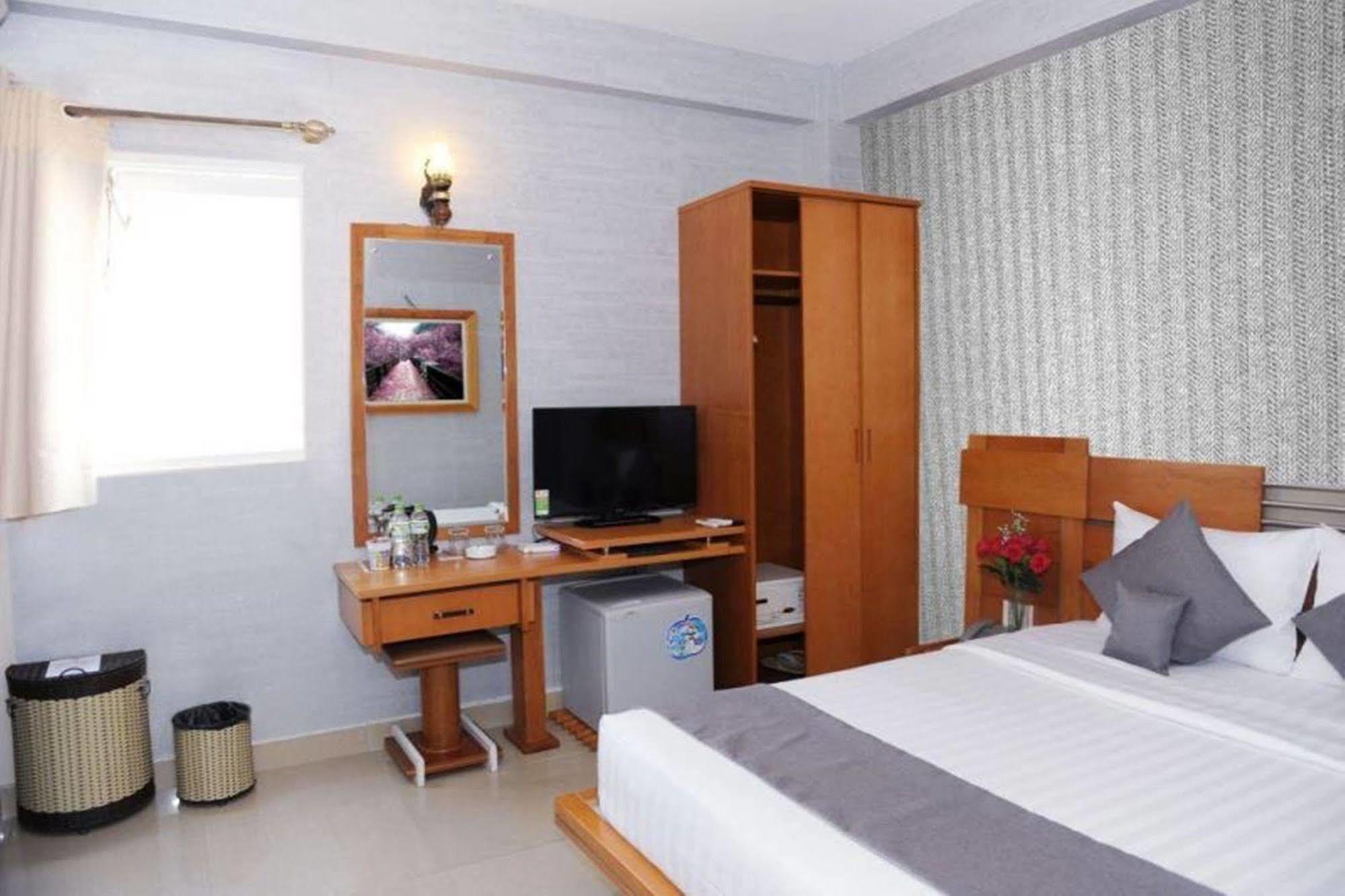 Thuy Sakura & Serviced Hotel Bandar Ho Chi Minh