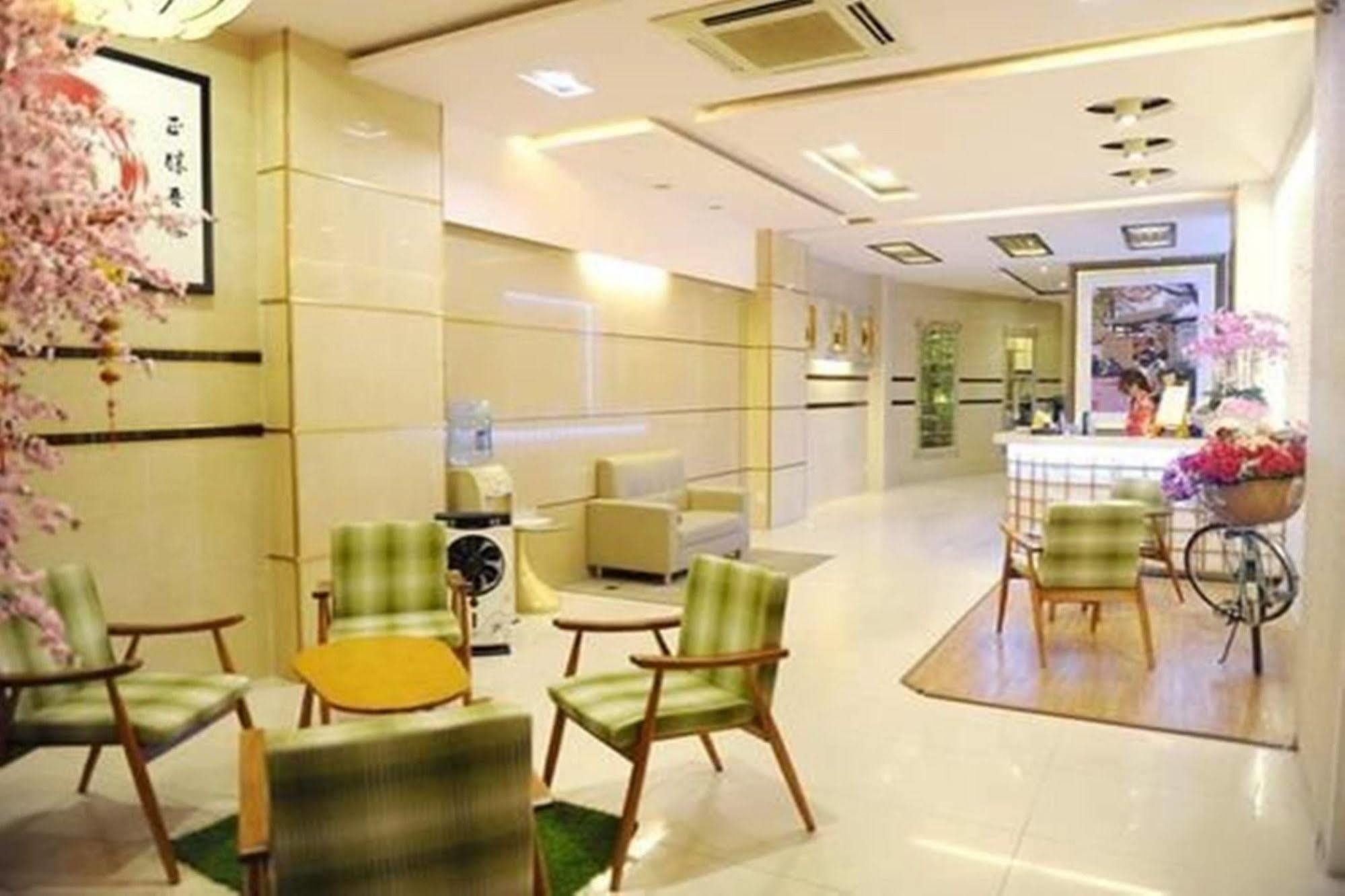Thuy Sakura & Serviced Bandar Ho Chi Minh