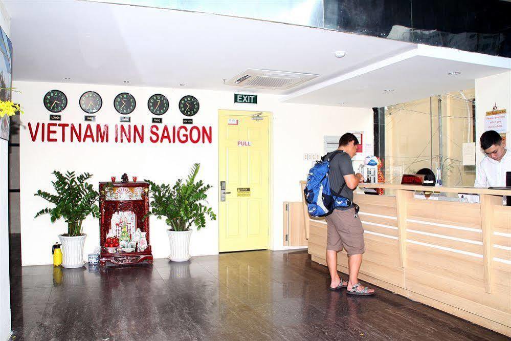 Vietnam Backpacker - Saigon Ho Chi Minh City
