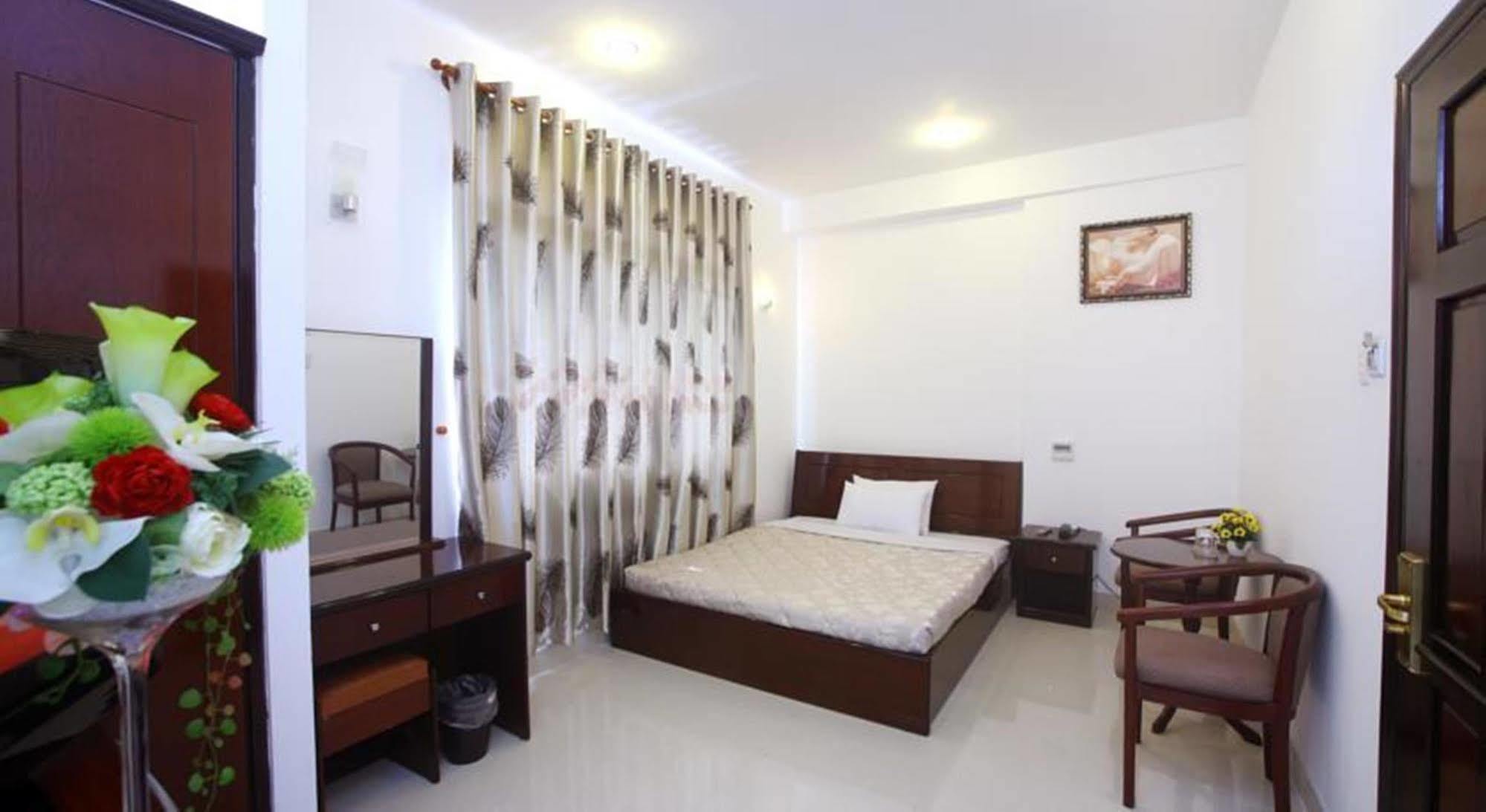 Rain Bow Hotel Ho Chi Minh City