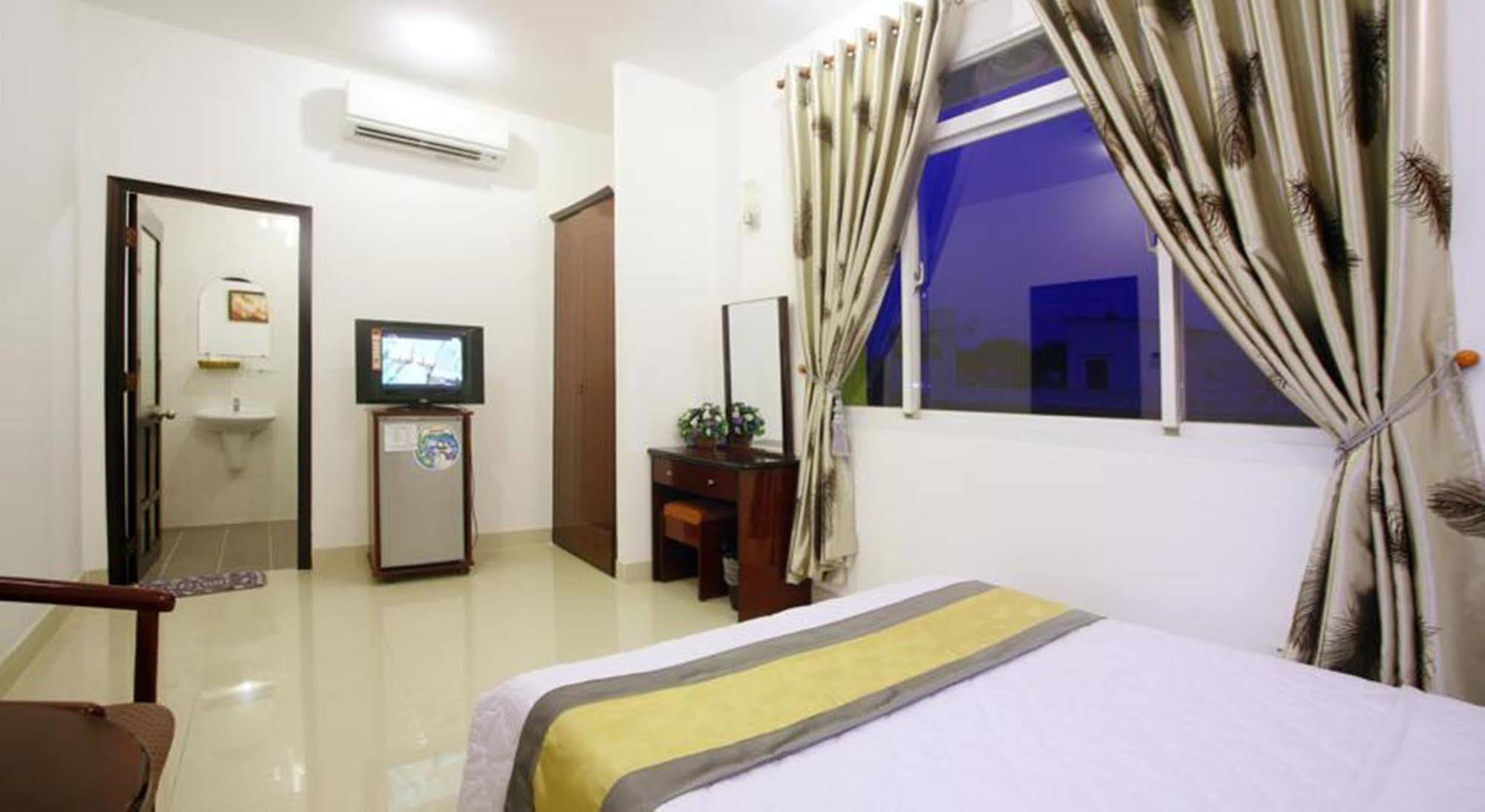 Hotel Rain Bow Ho Chi Minh City