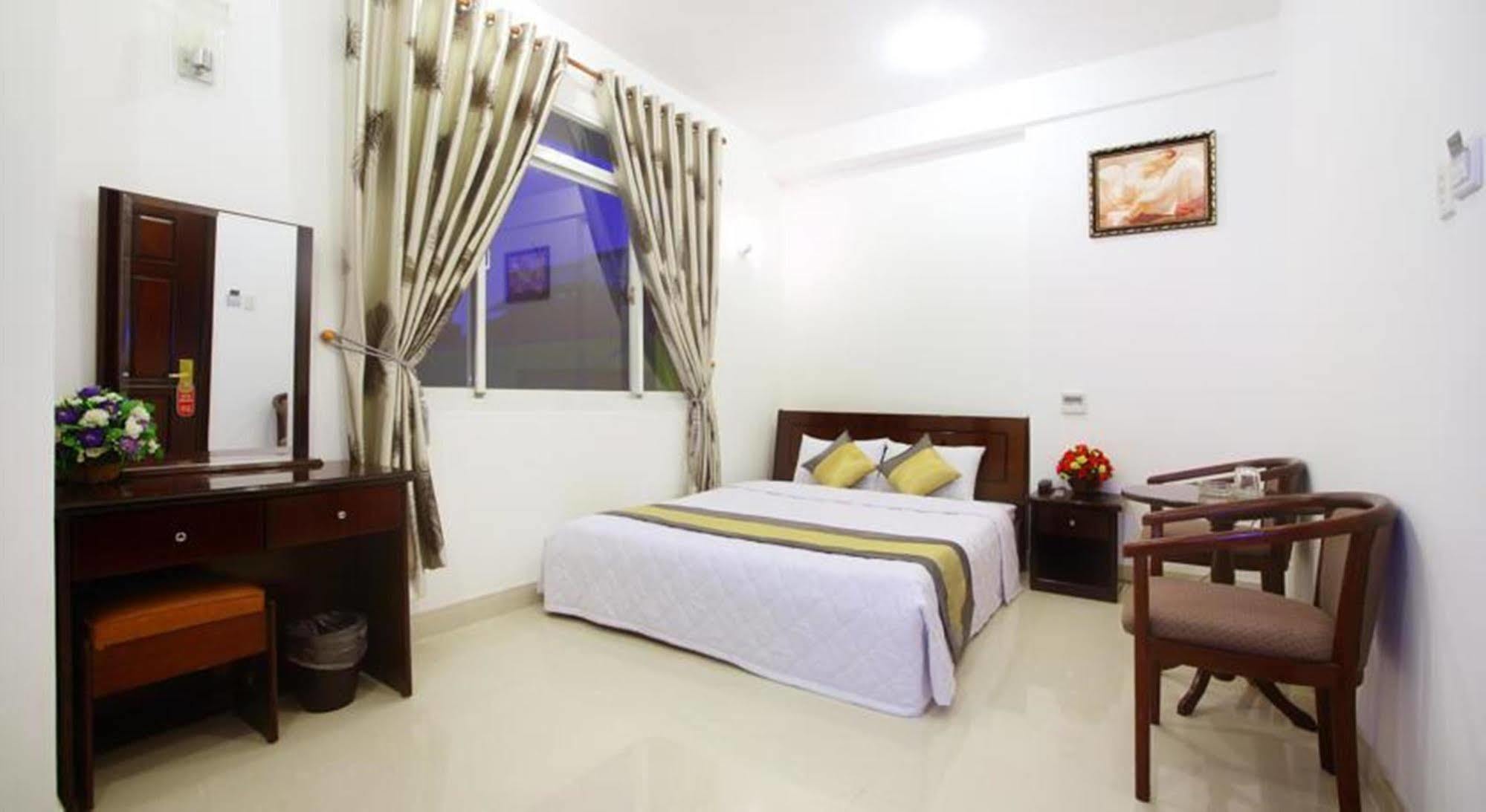 Hotel Rain Bow Ho Chi Minh City