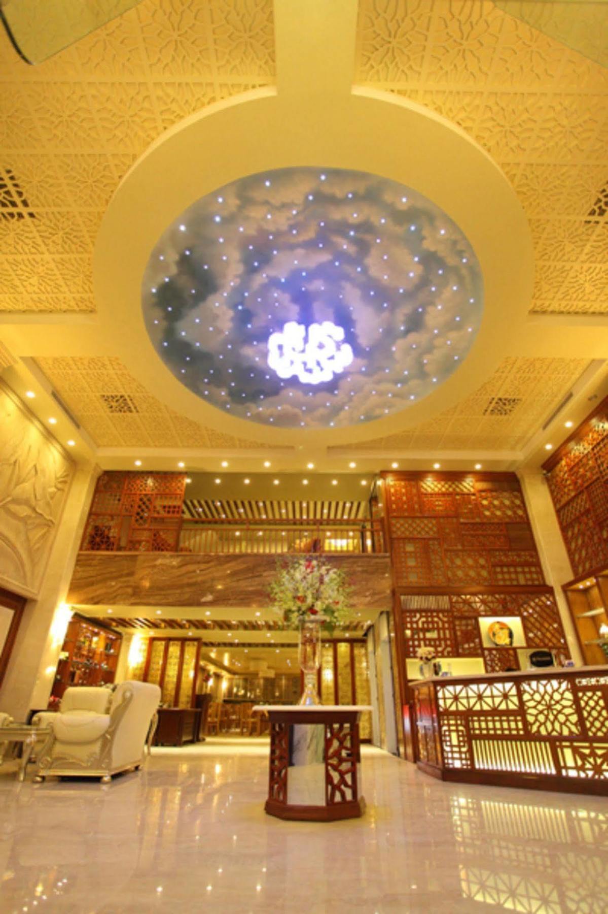 Au Charner Hotel