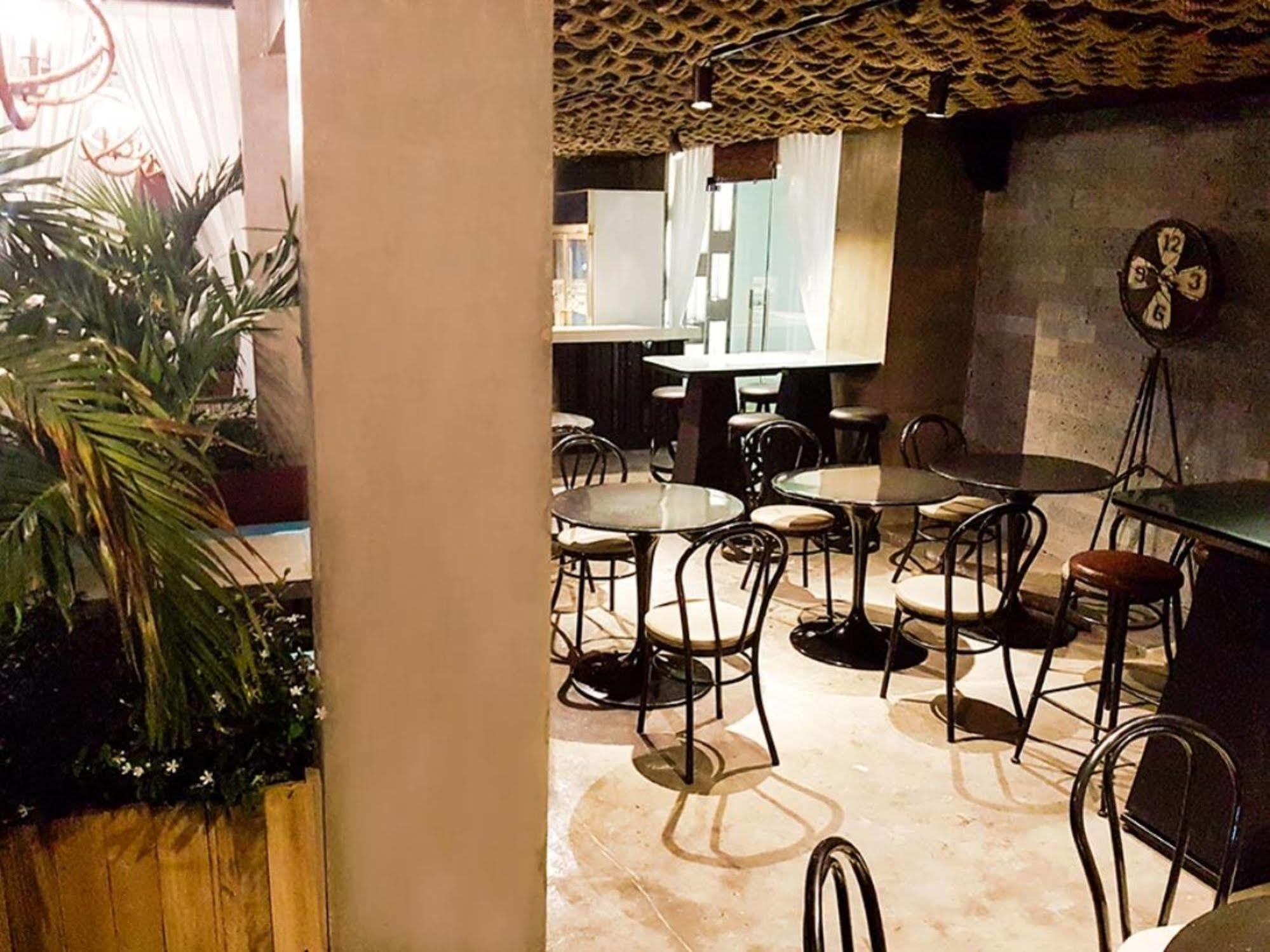 Hotel Me Saigon Boutique