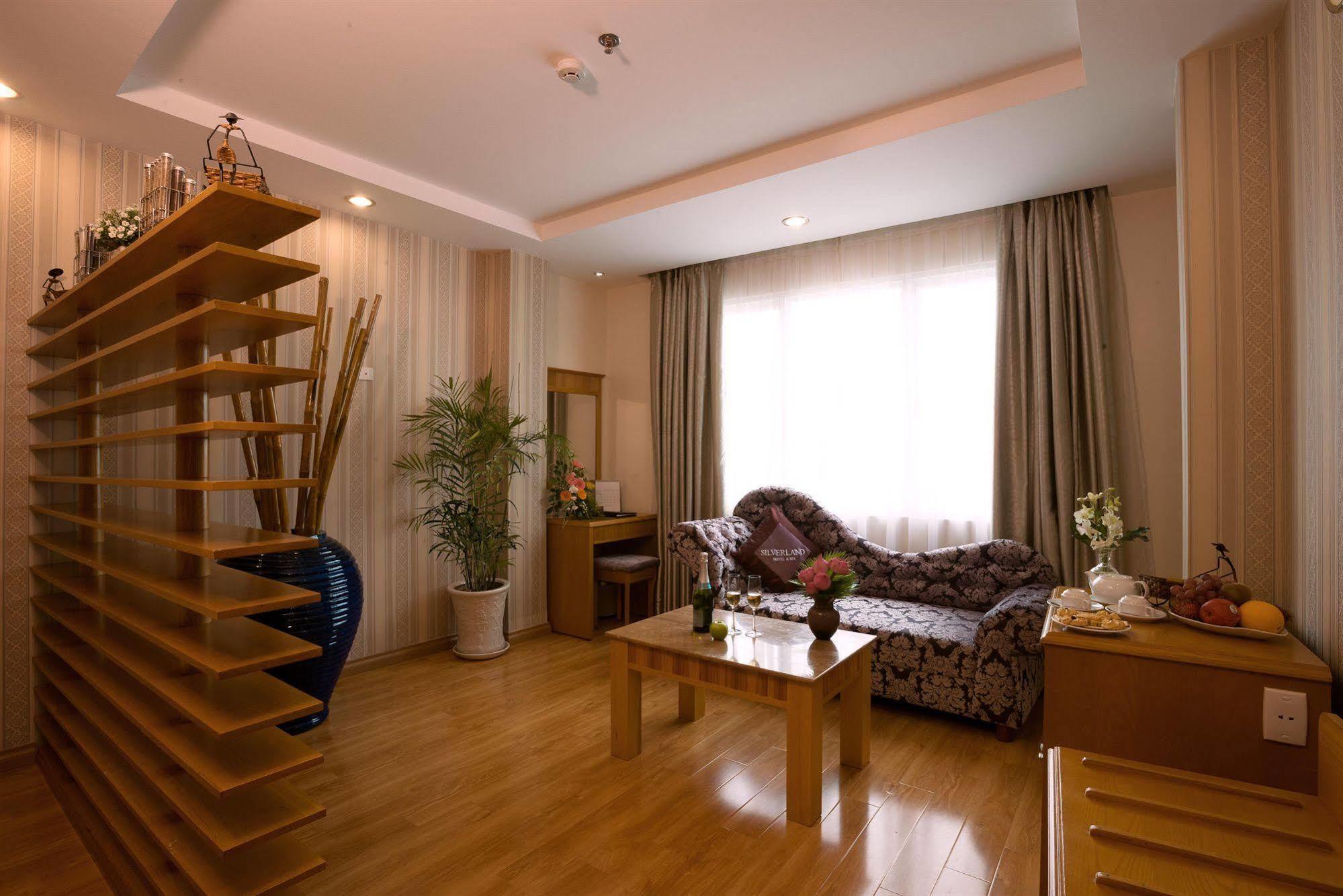 Silverland Sil Hotel 4*