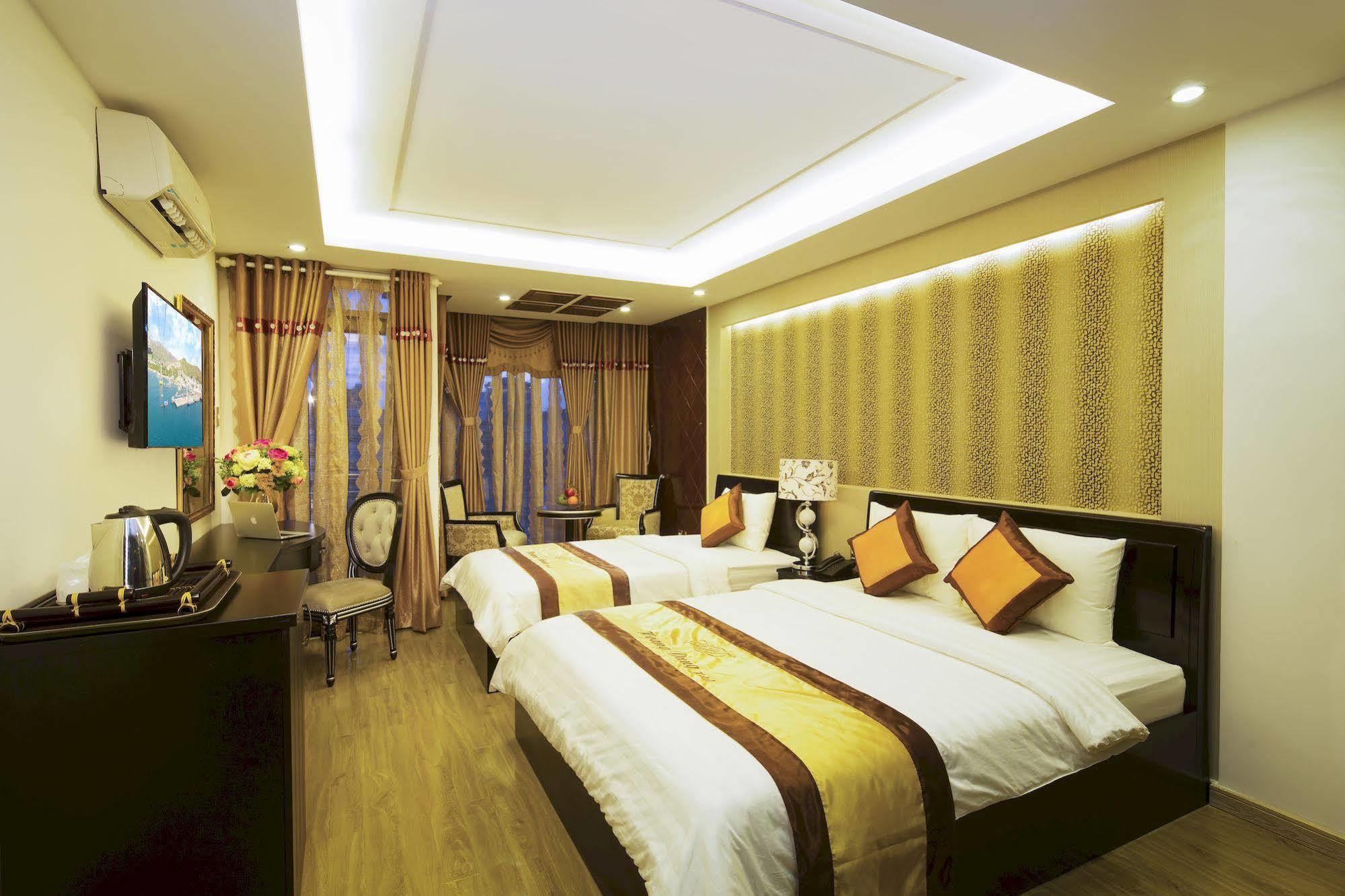Hoang Dung - Hong Vina 3*