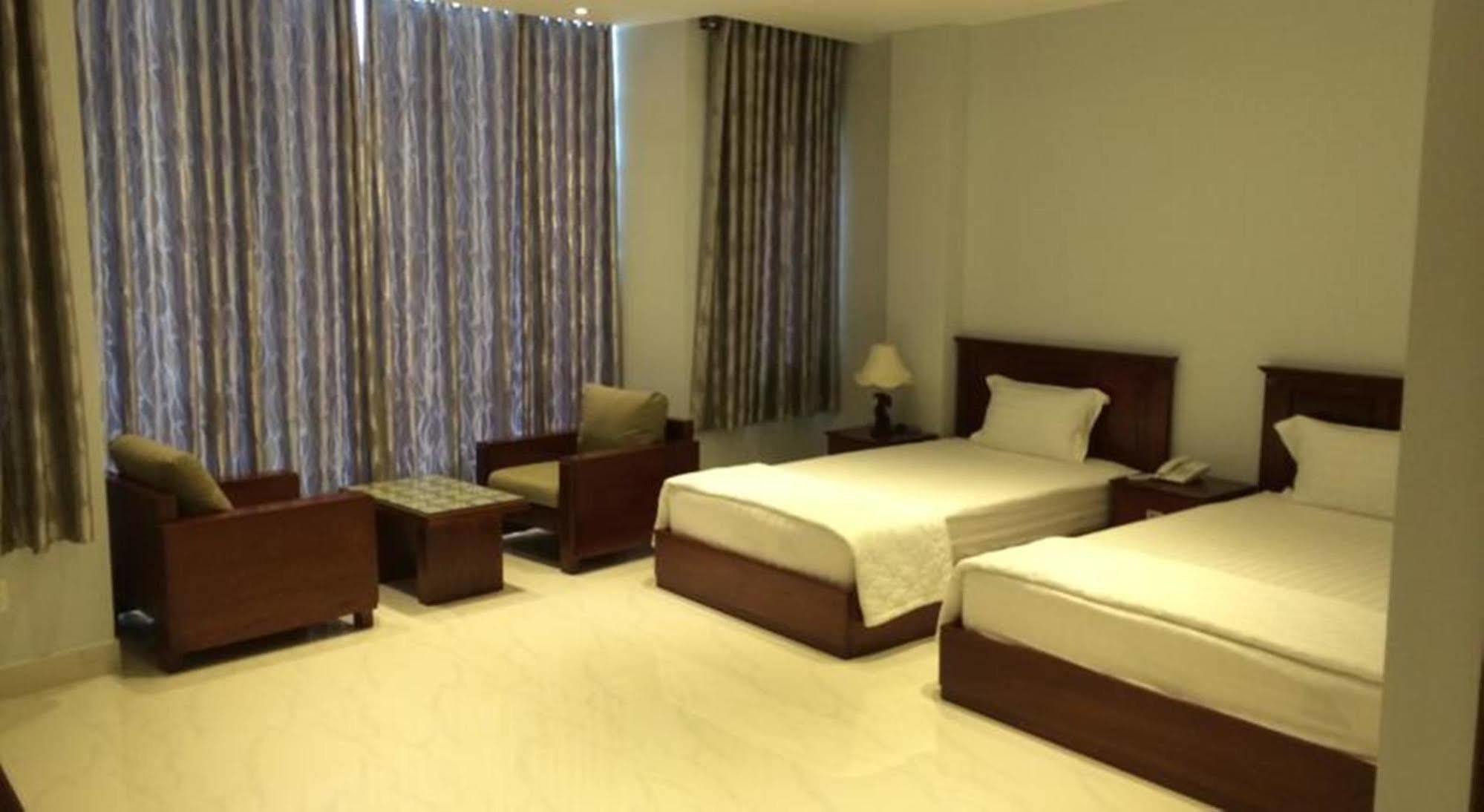 Hotel Phoenix Saigon 2*