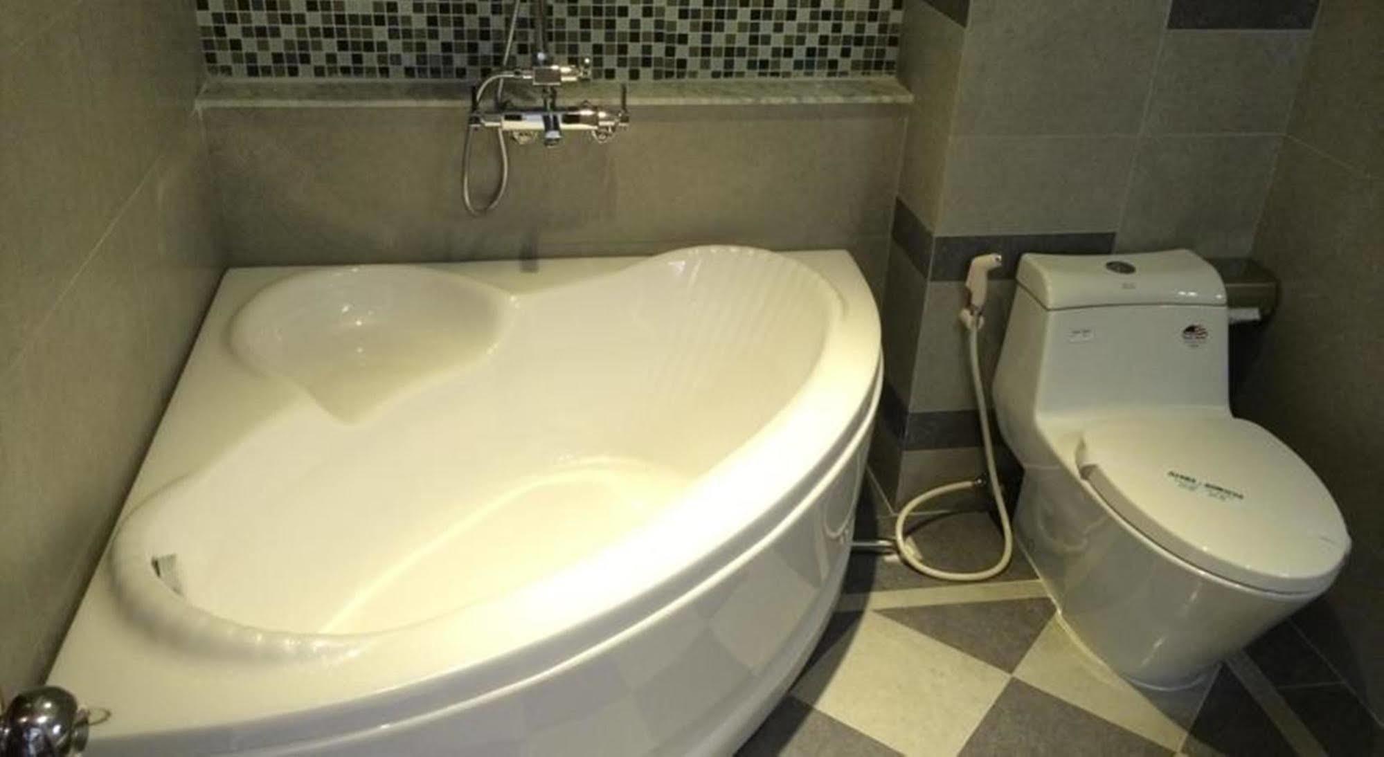 Phoenix Saigon Hotel