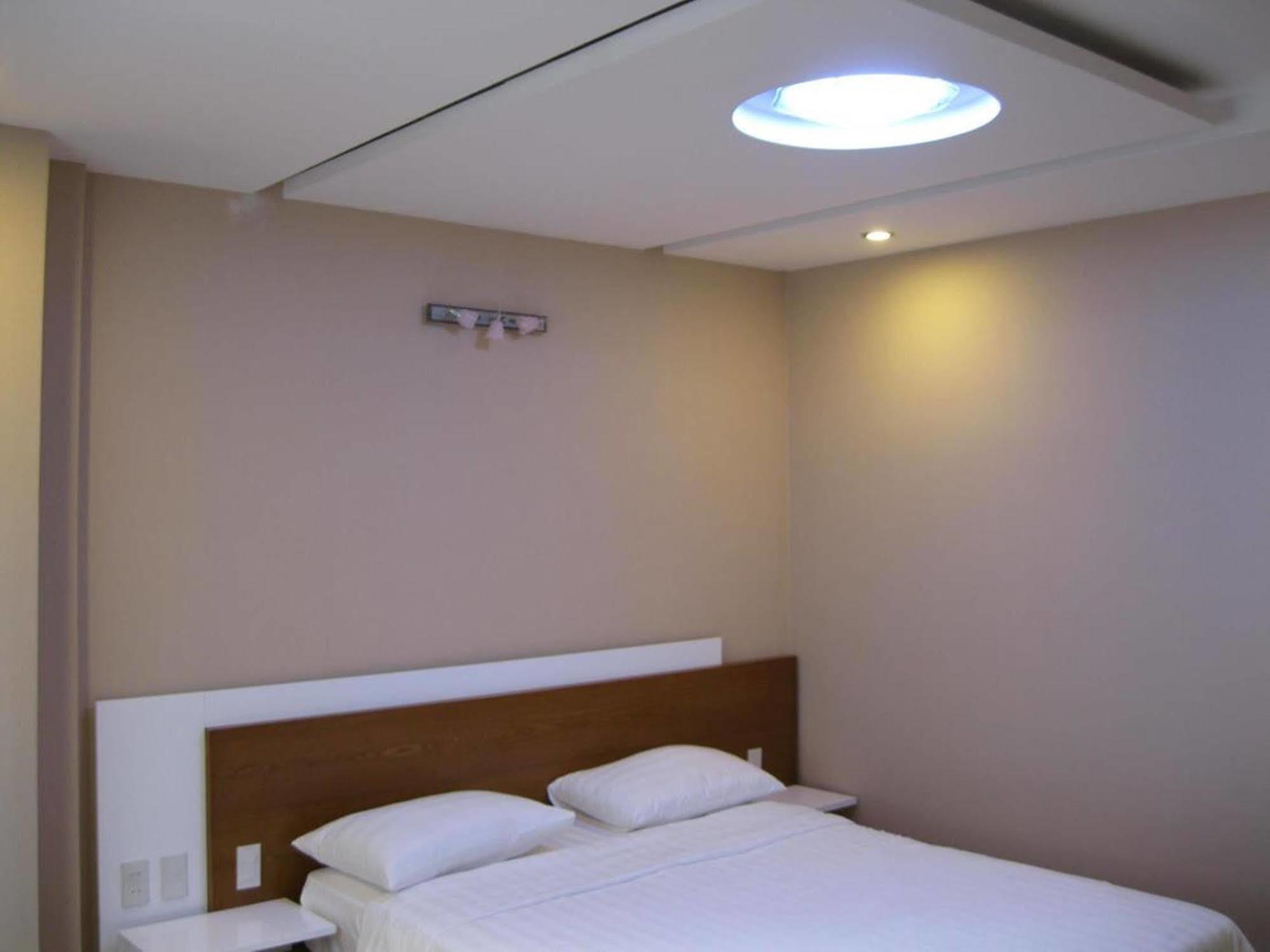 Amory Ben Thanh Hotel