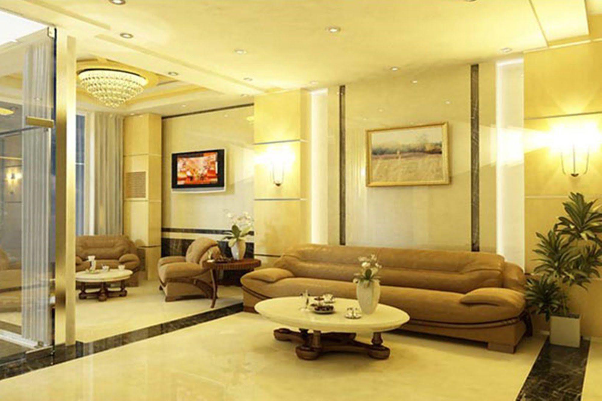 Universe Saigon 3*