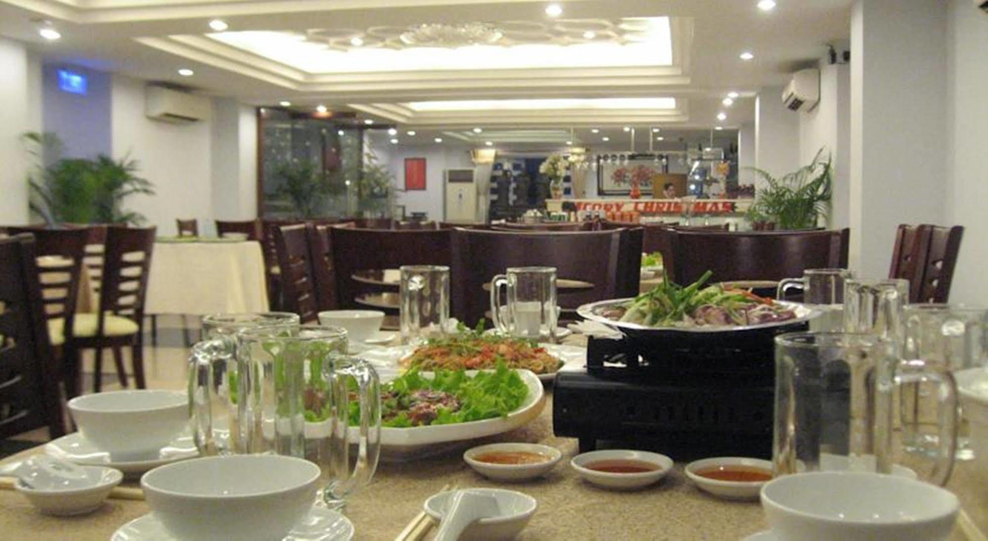 Hotel Universe Saigon 3*