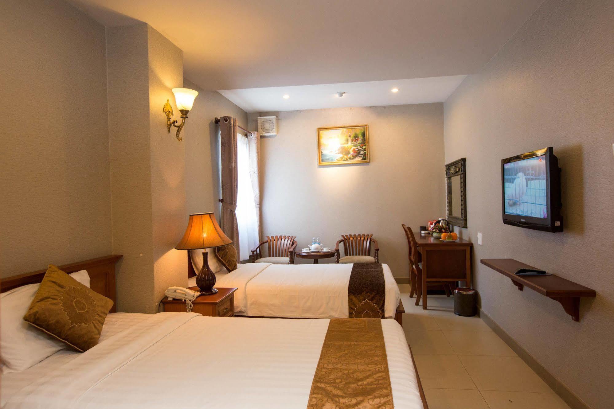 Hotel White Lion 3*