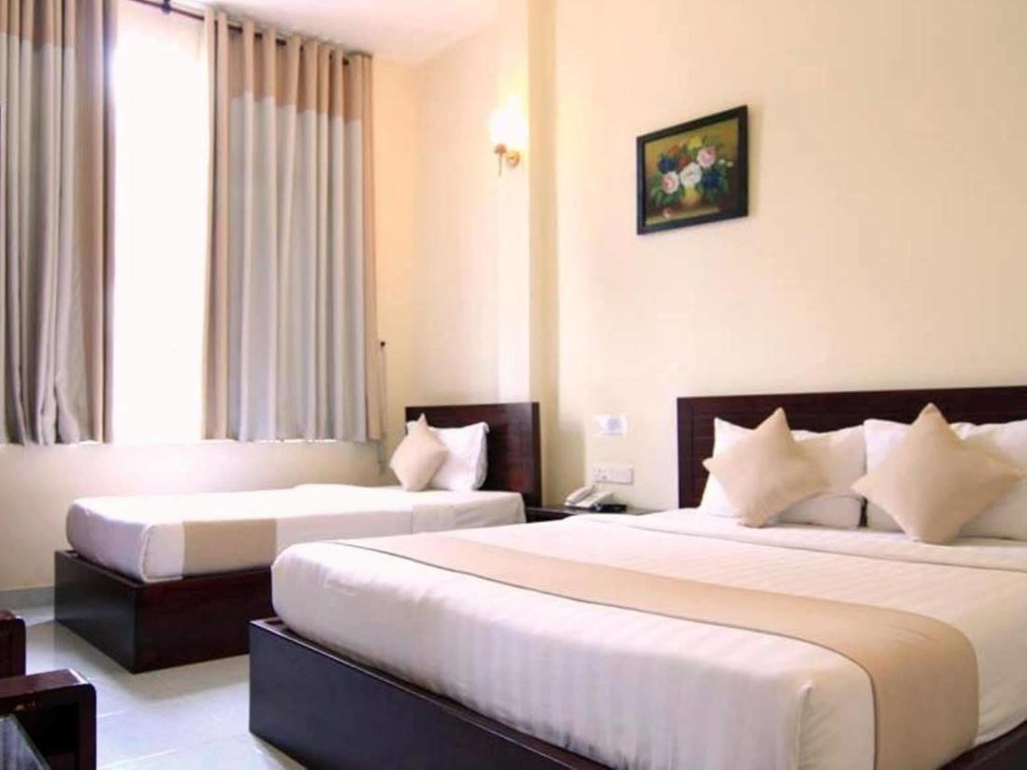 Oyo 438 Small Bay Ho Chi Minh City