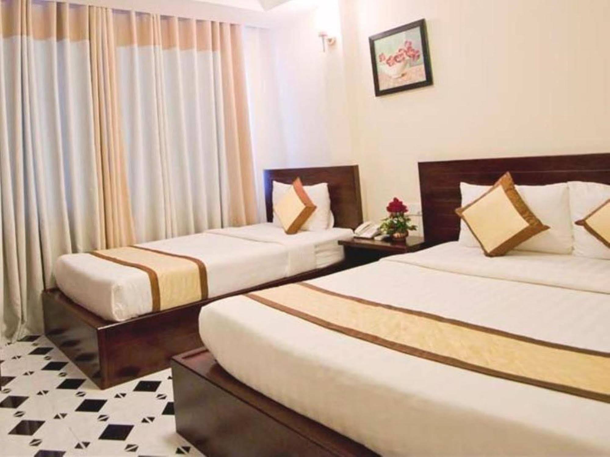 Oyo 438 Small Bay Hotel *