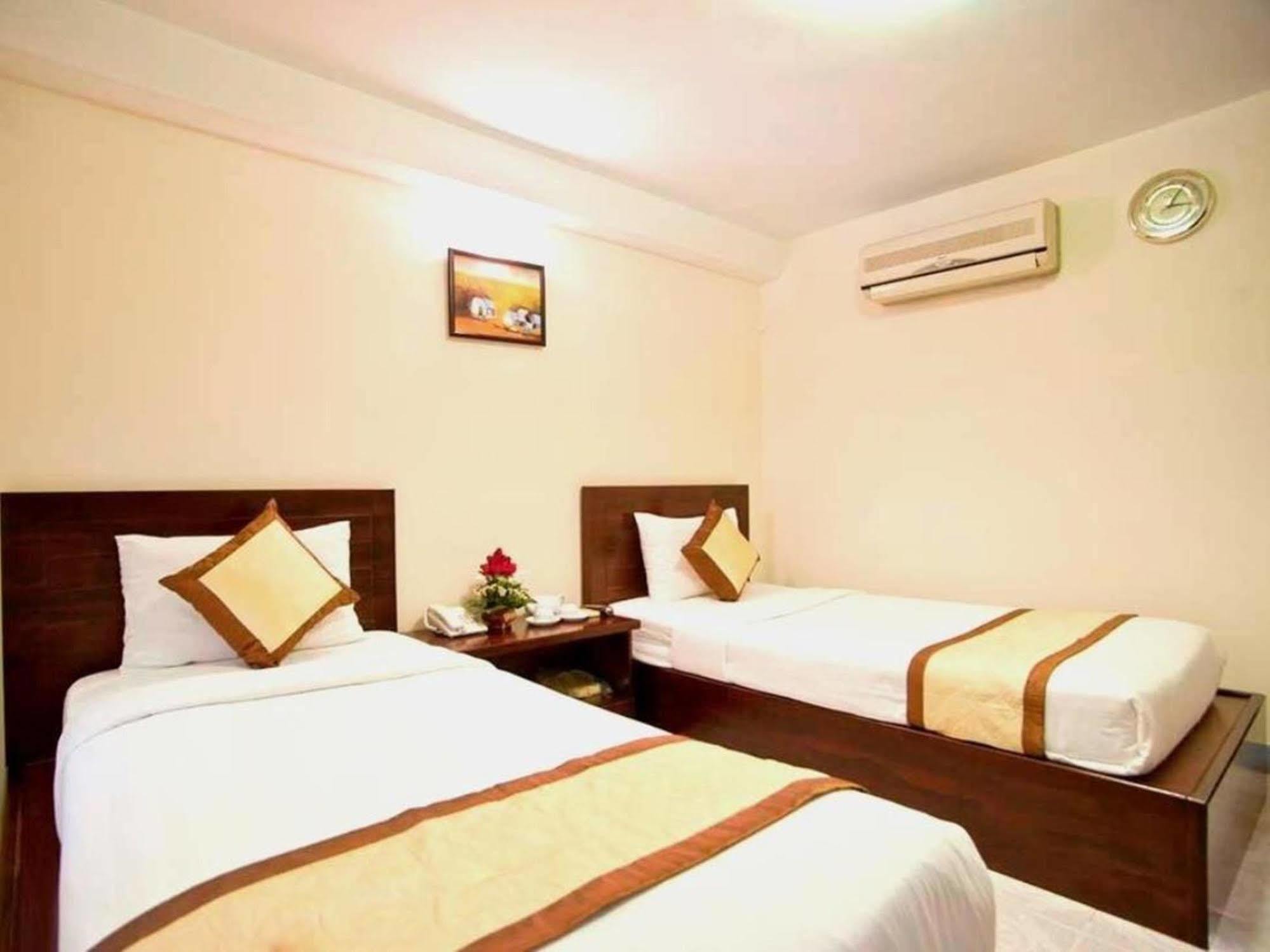 Hotel Oyo 438 Small Bay Ho Chi Minh City