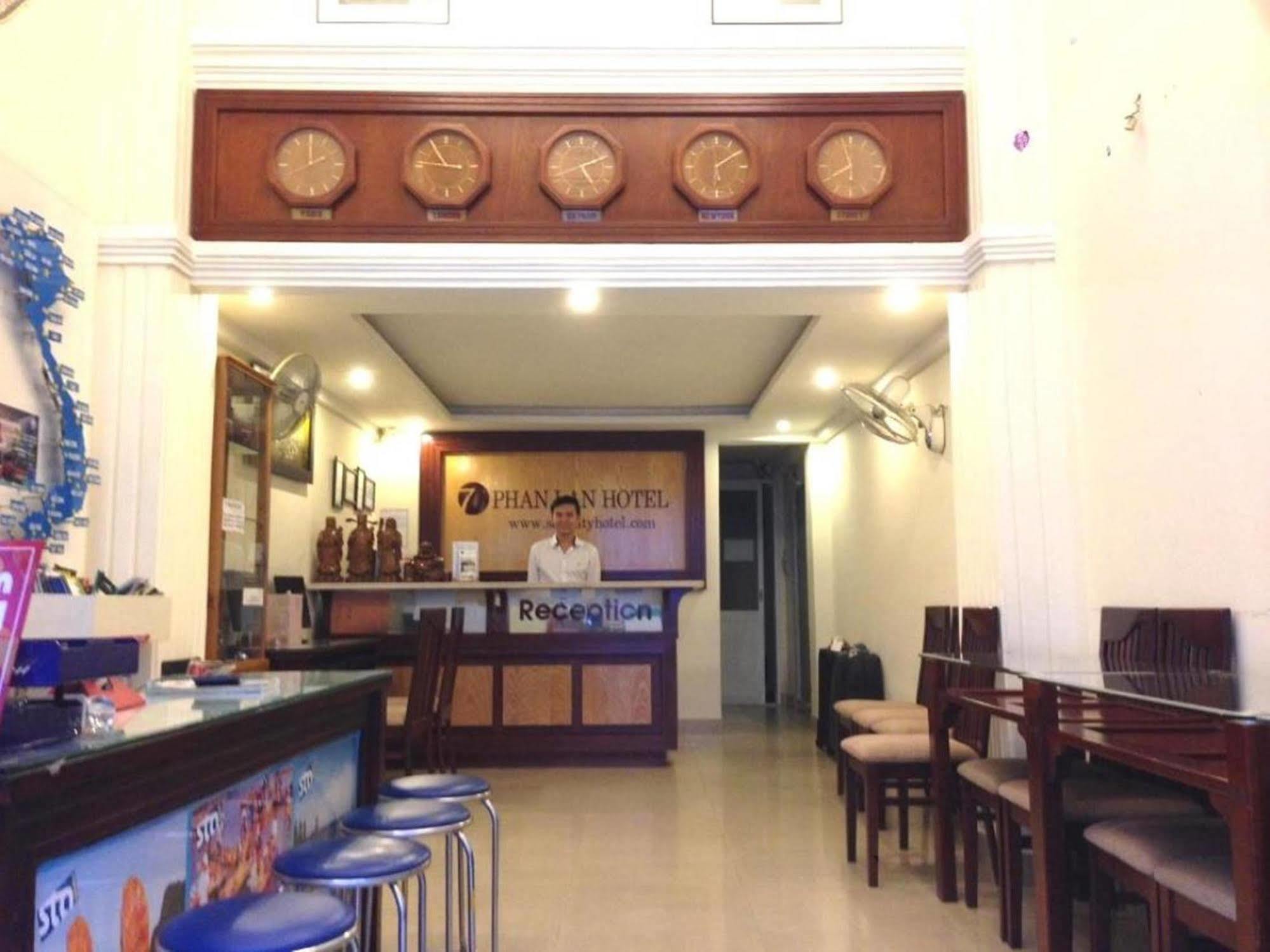 Oyo 438 Small Bay