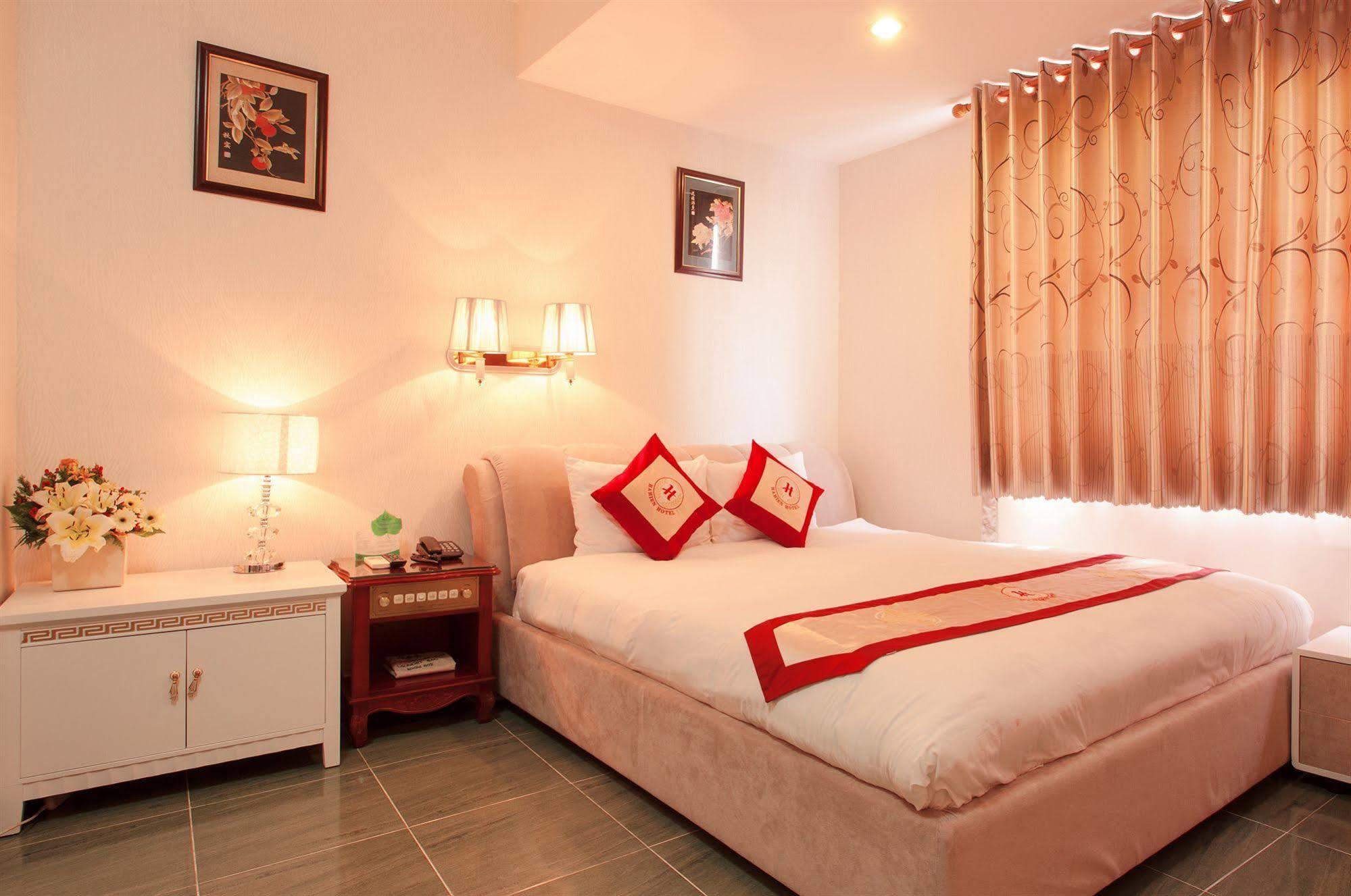Khách sạn Cozy Midnight