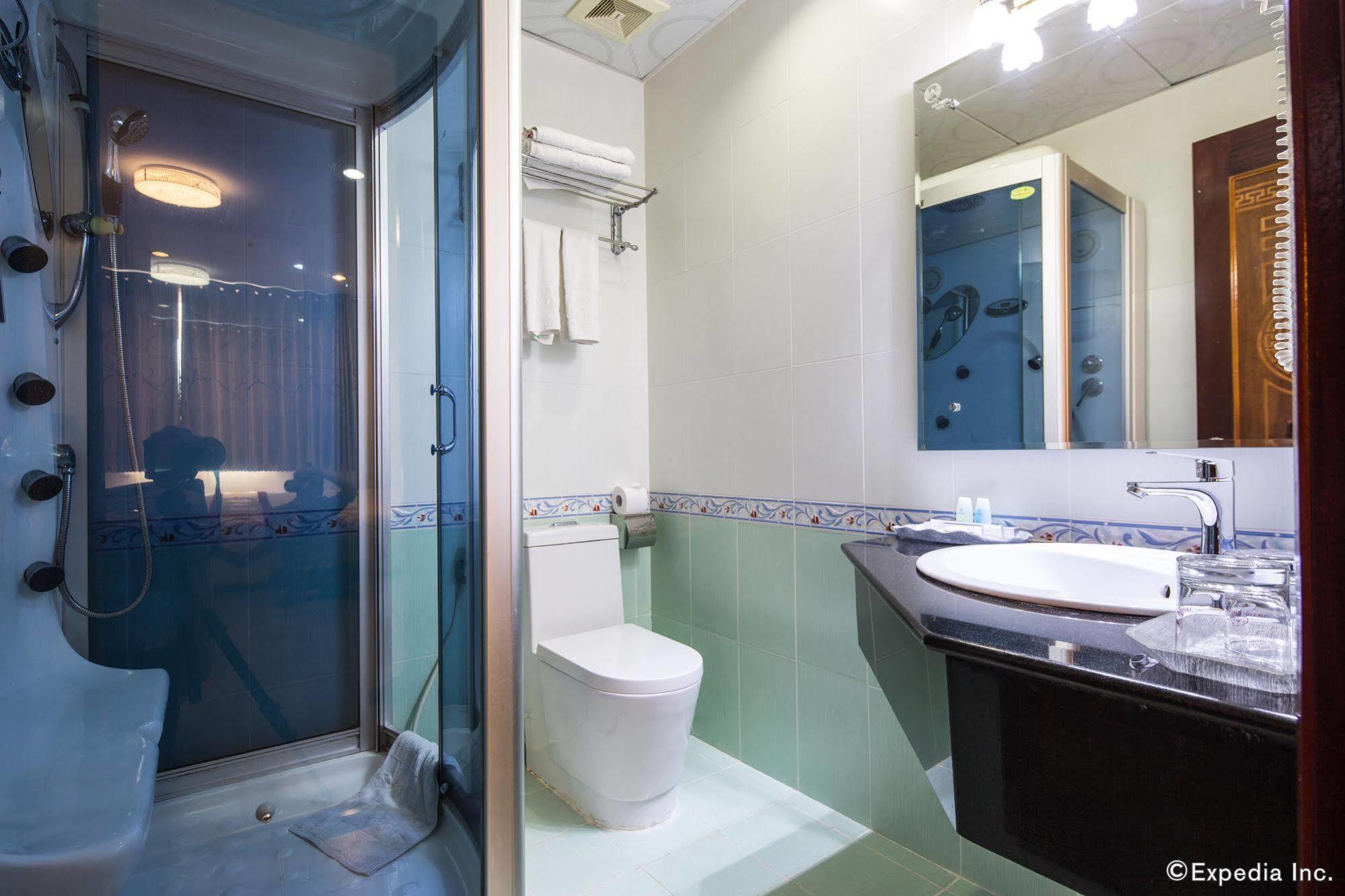 Khách sạn Cozy Midnight TP. Hồ Chí Minh