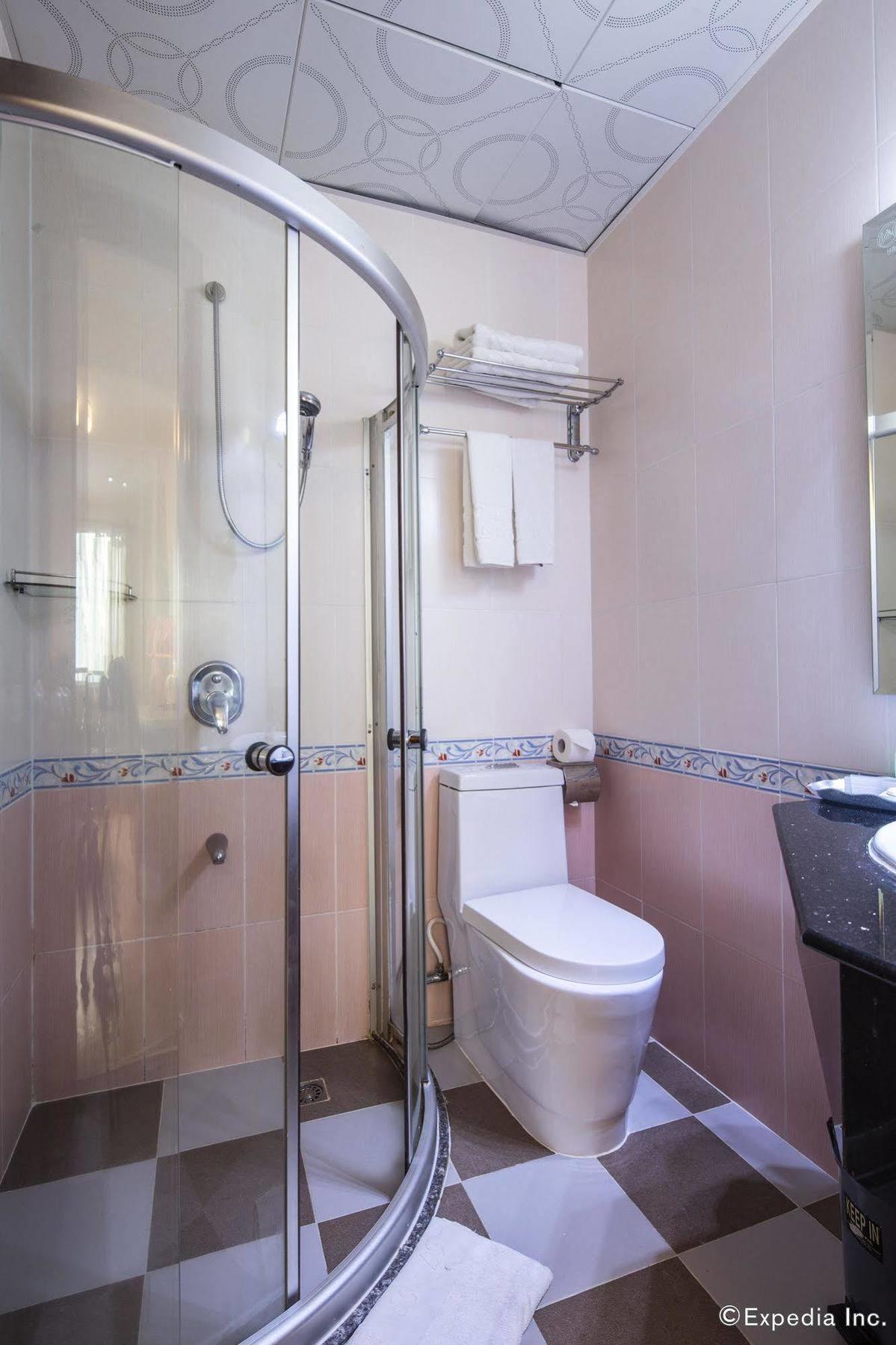 Khách sạn Cozy Midnight 4*
