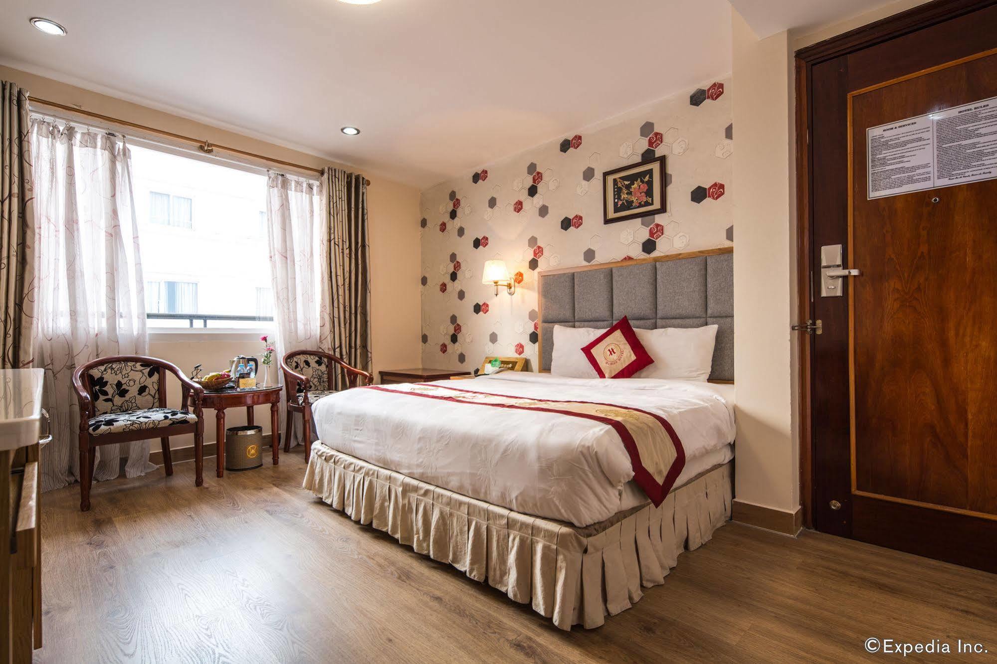 Khách sạn Cozy Midnight 4*