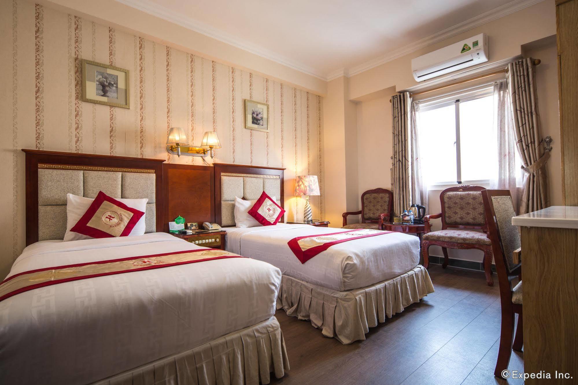 Khách sạn Cozy Midnight 4*