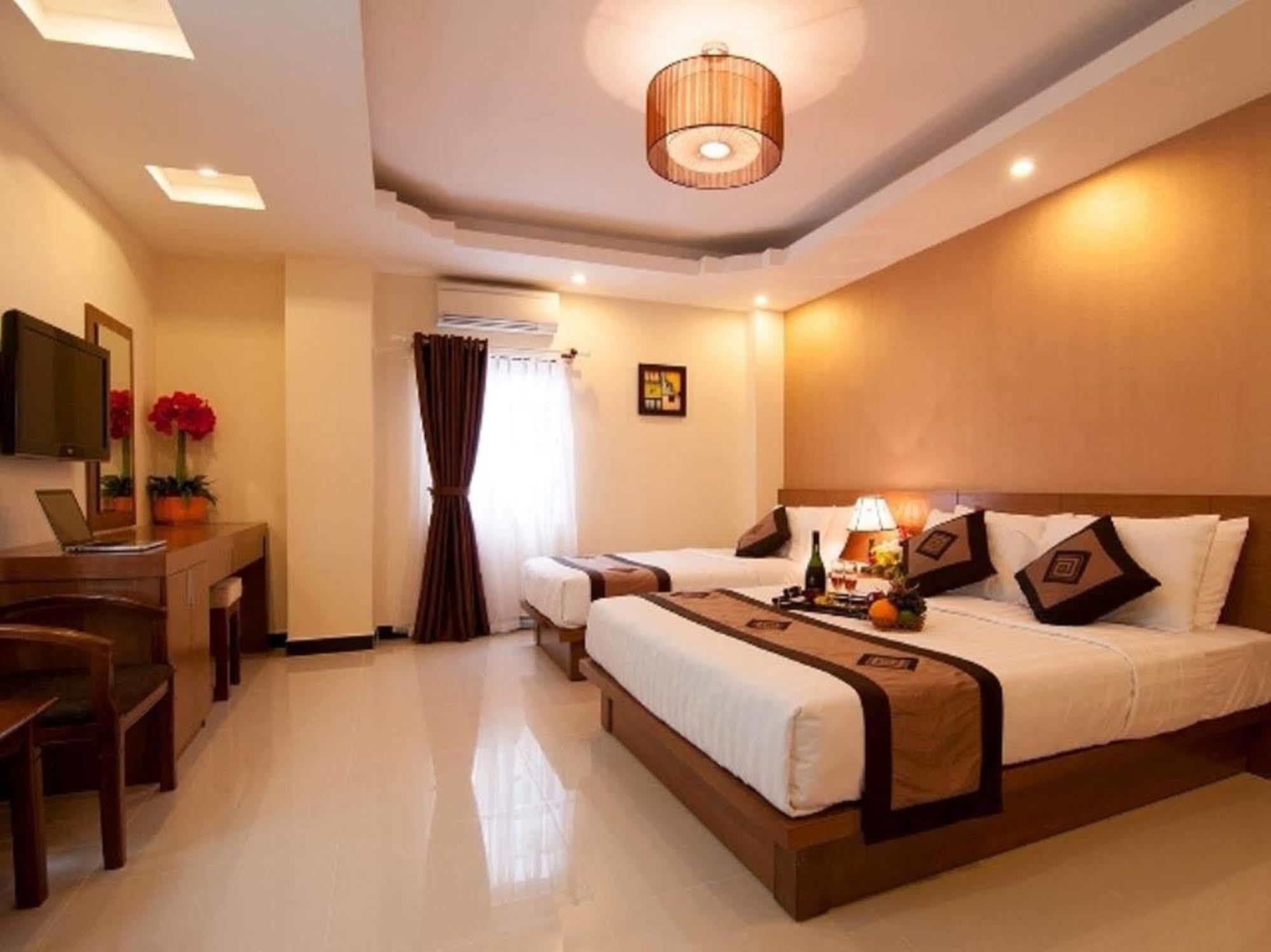 Valentine Boutique - 29 Bui Vien Street Hotel 3*