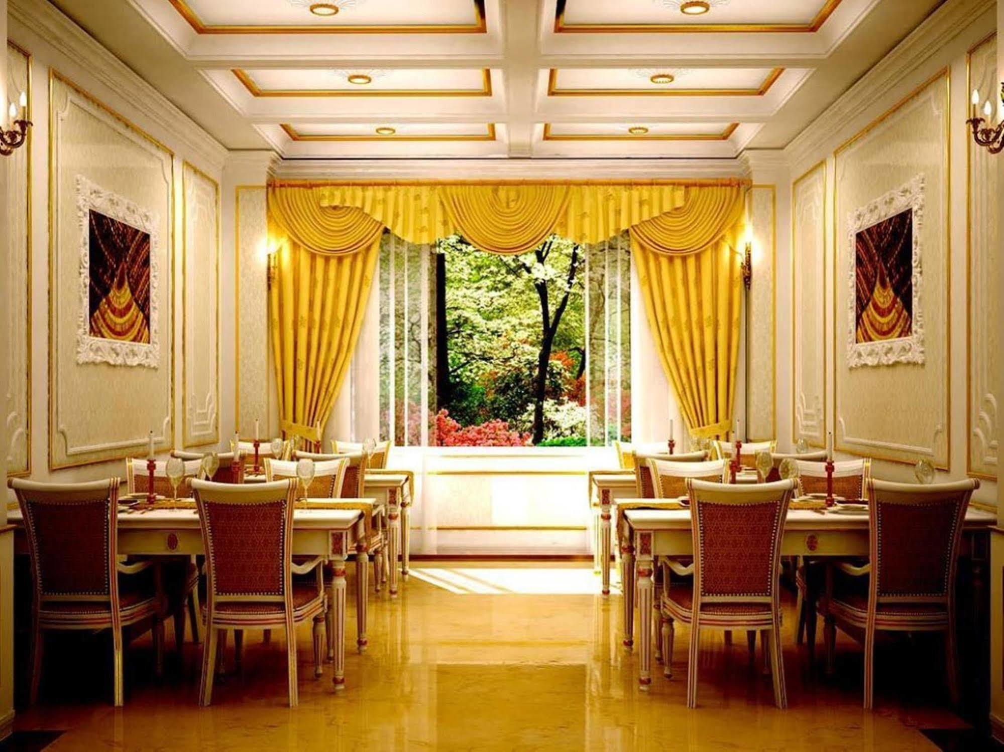 Hà Nội 3*