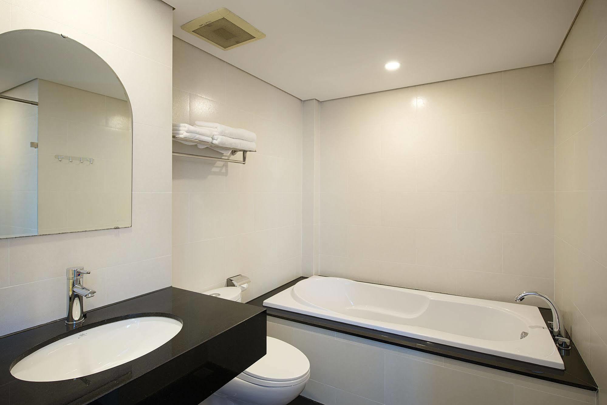 Ccentral Bui Vien Hotel 3*