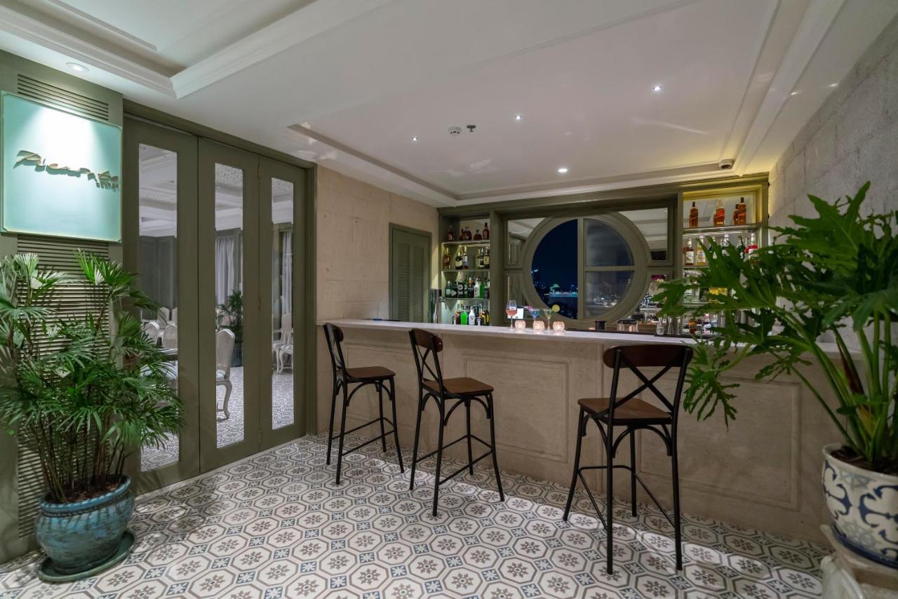 Au Charner Hotel