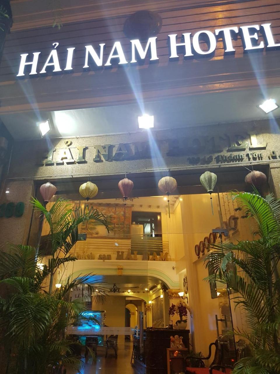 Khách sạn Nam *