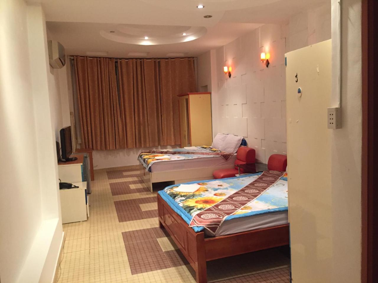 Hotel Expats Minh Quang *