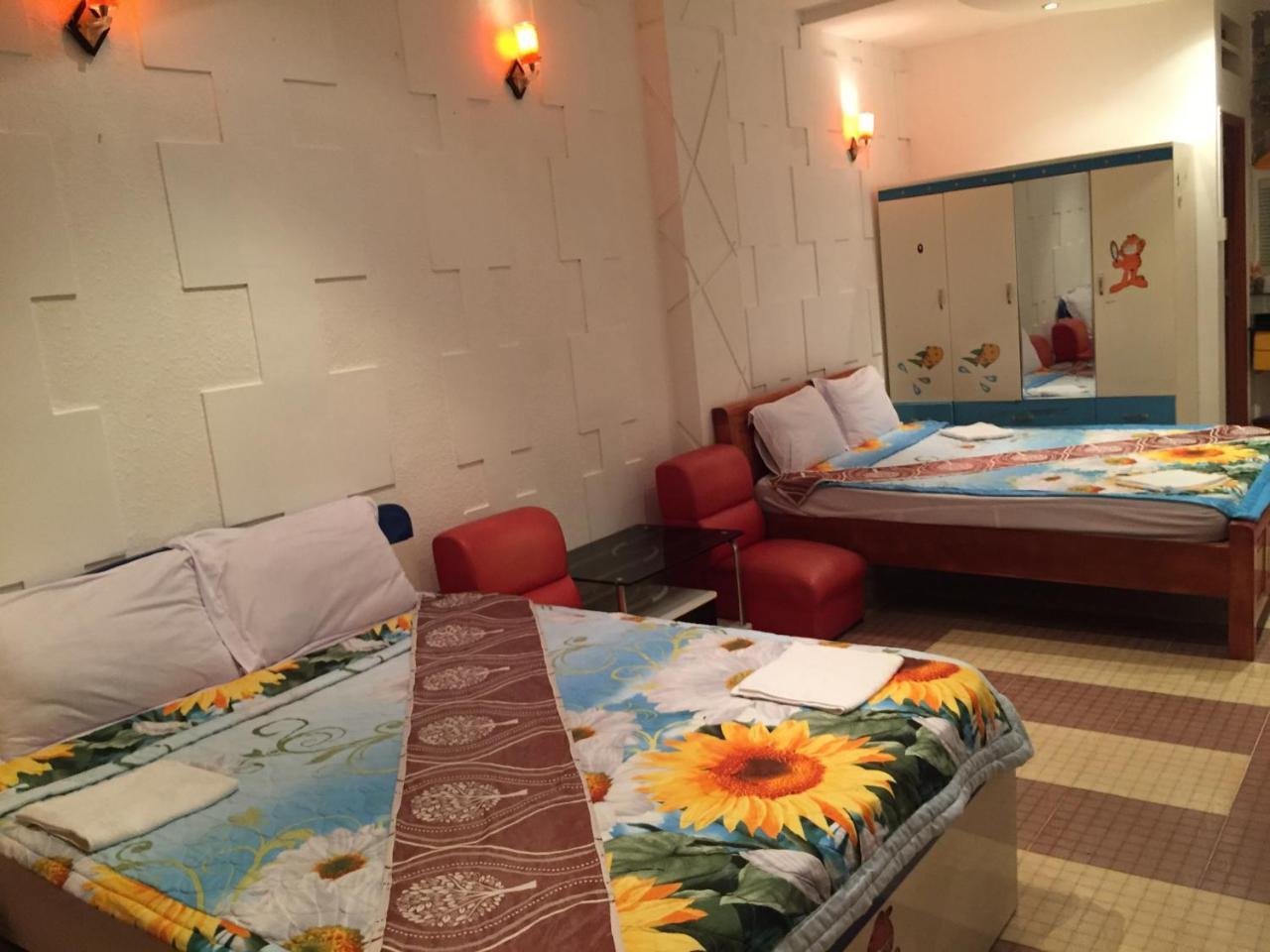Hotel Expats Minh Quang *