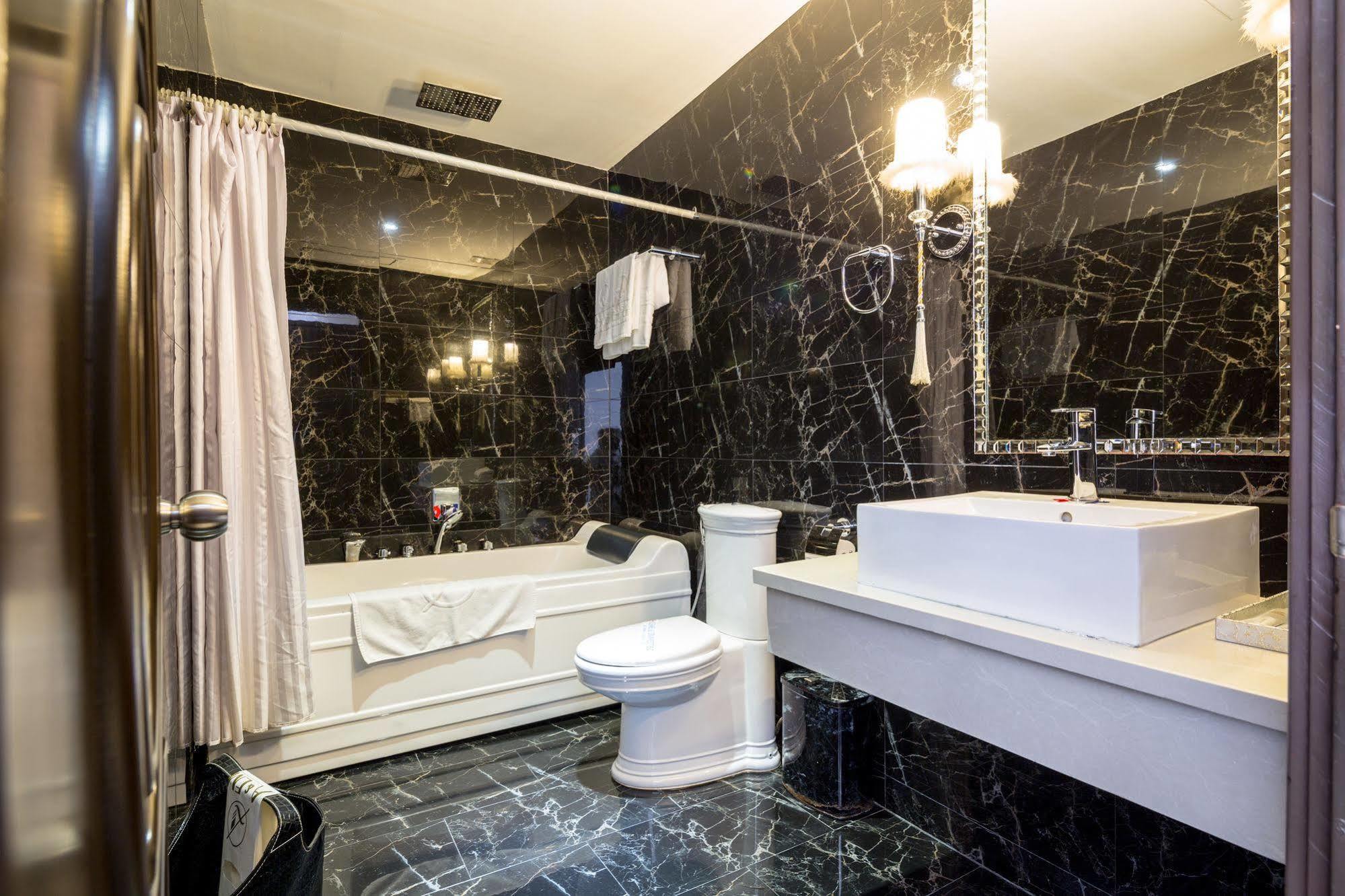 Hotel A&em Ba Trung