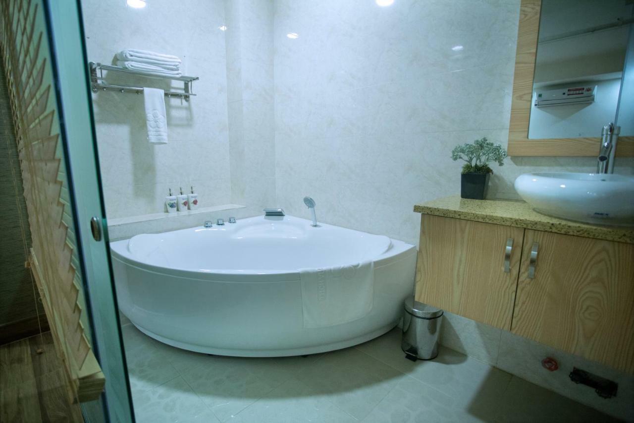 Hotel Thuy Sakura & Serviced