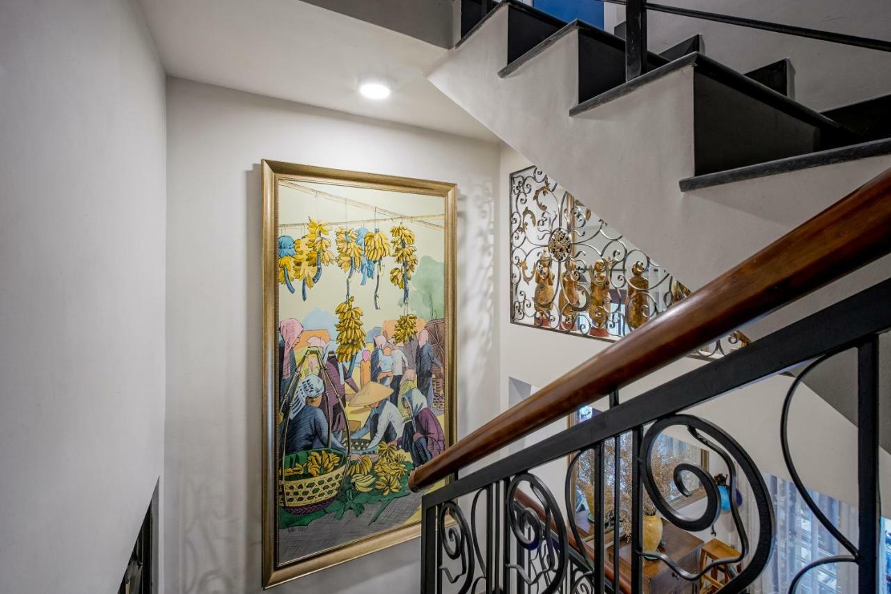 Mira Moon - Calmette Bed & Breakfast 3*