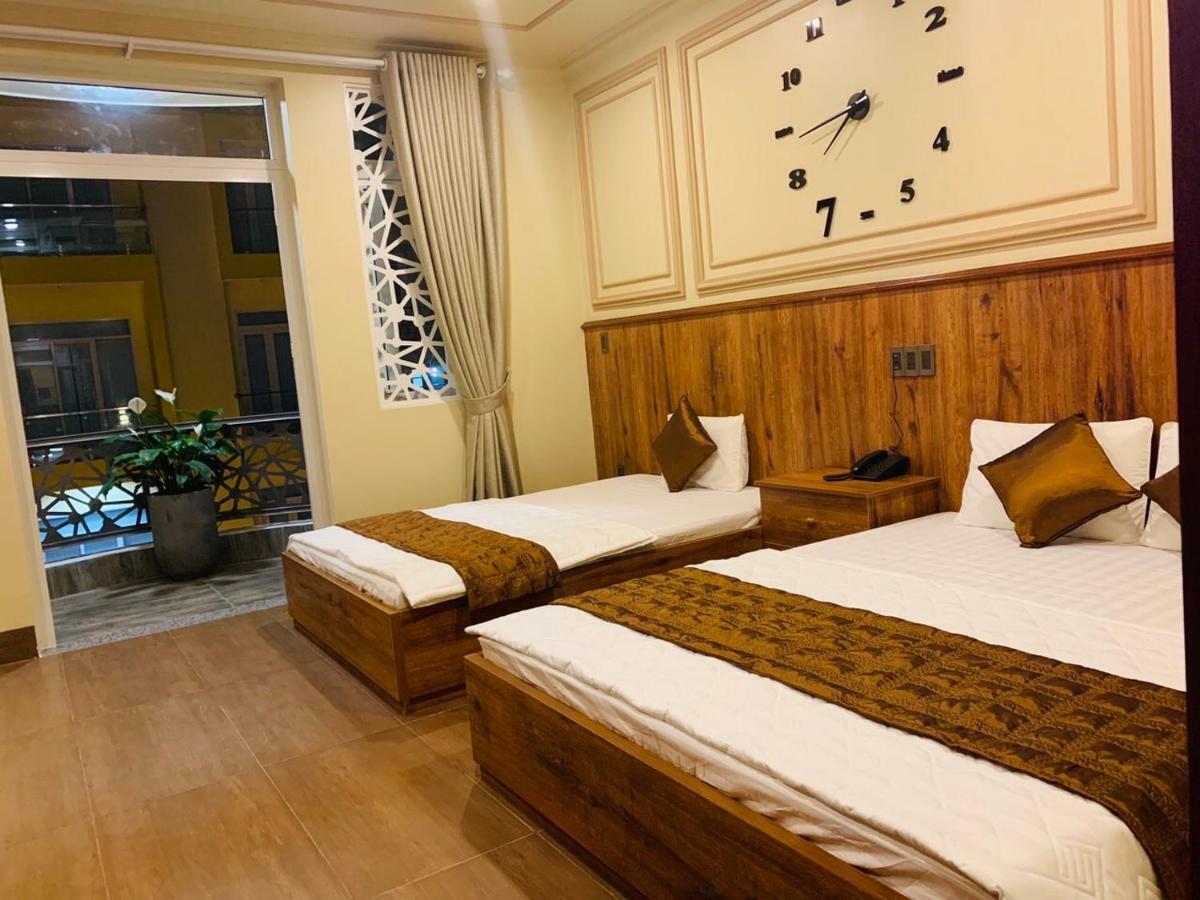 10H Hotel