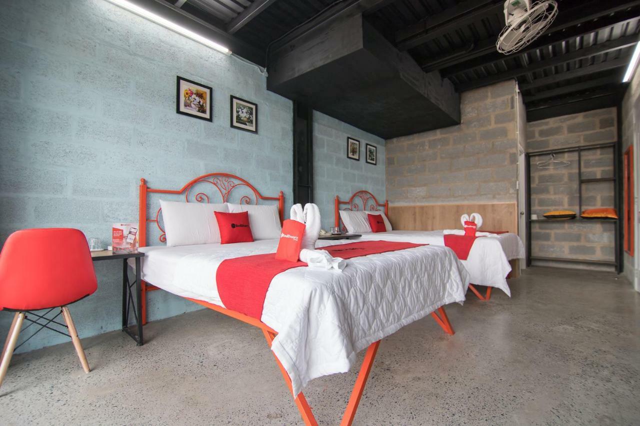 Reddoorz @ Ung Khiem Street 3*