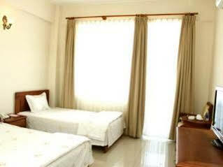 Tan Son Nhat 2 Hotel 3*