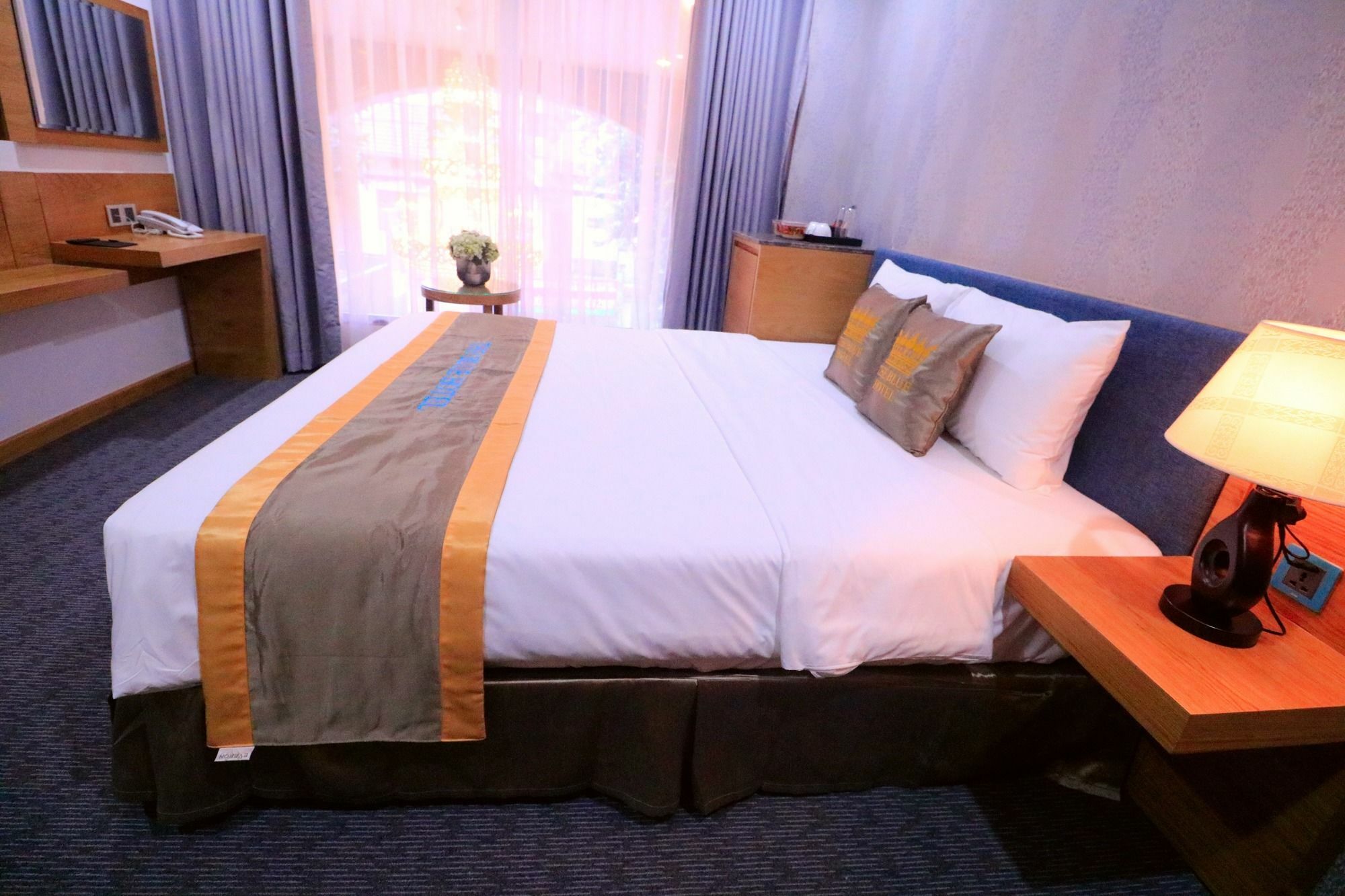 Hotel The Blue Airport