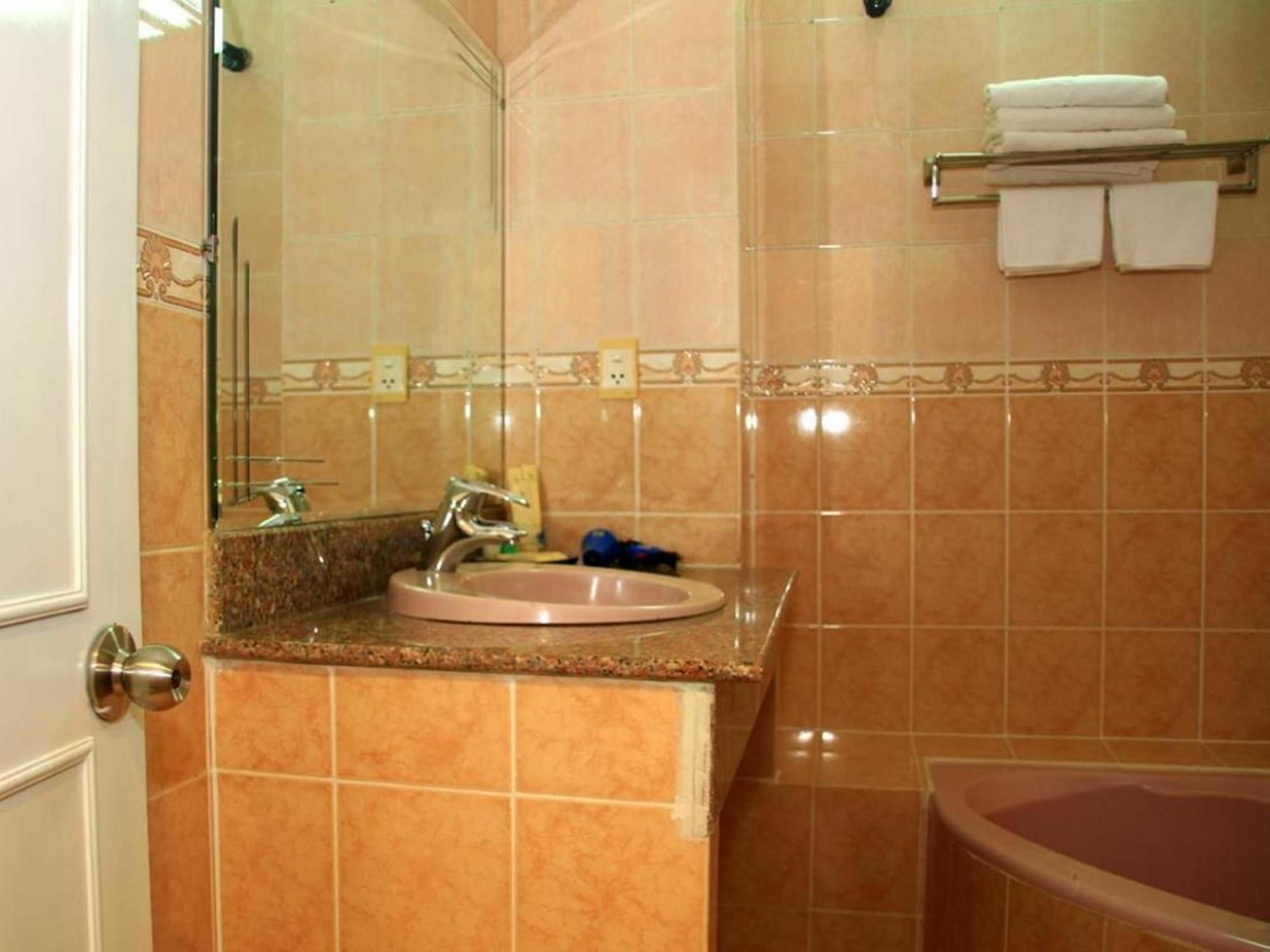 Hà Nội 3*