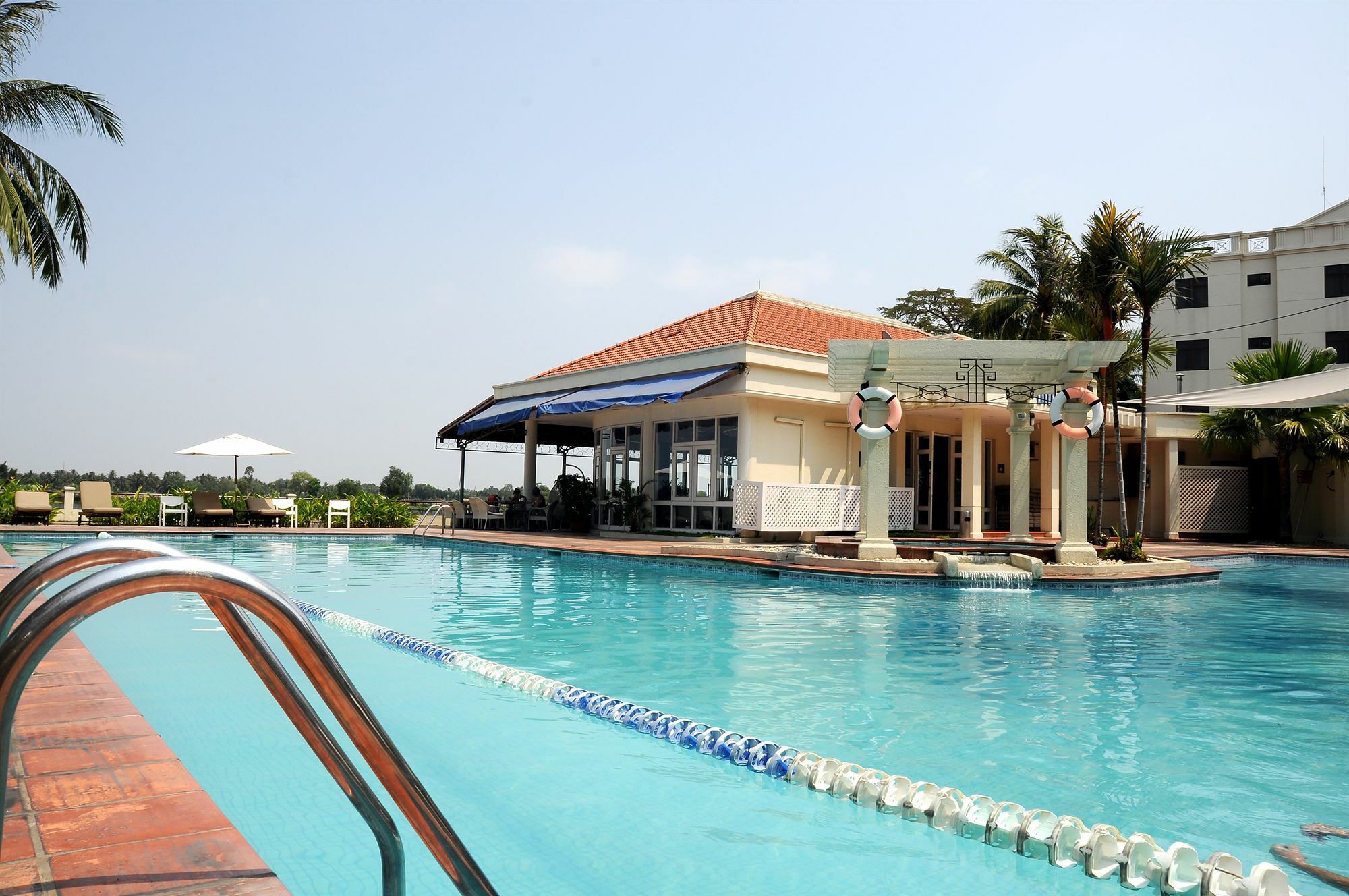 Riverside Serviced Aparthotel 4*