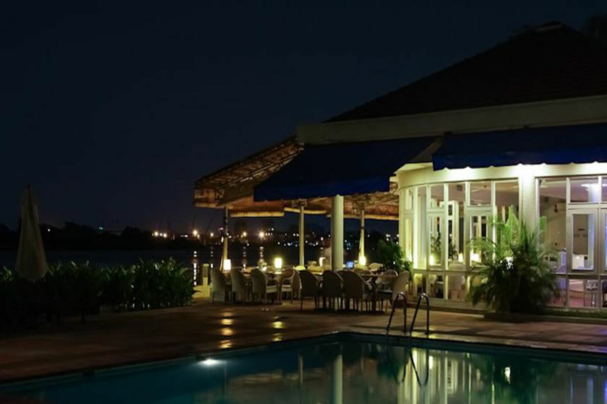 Aparthotel Riverside Serviced